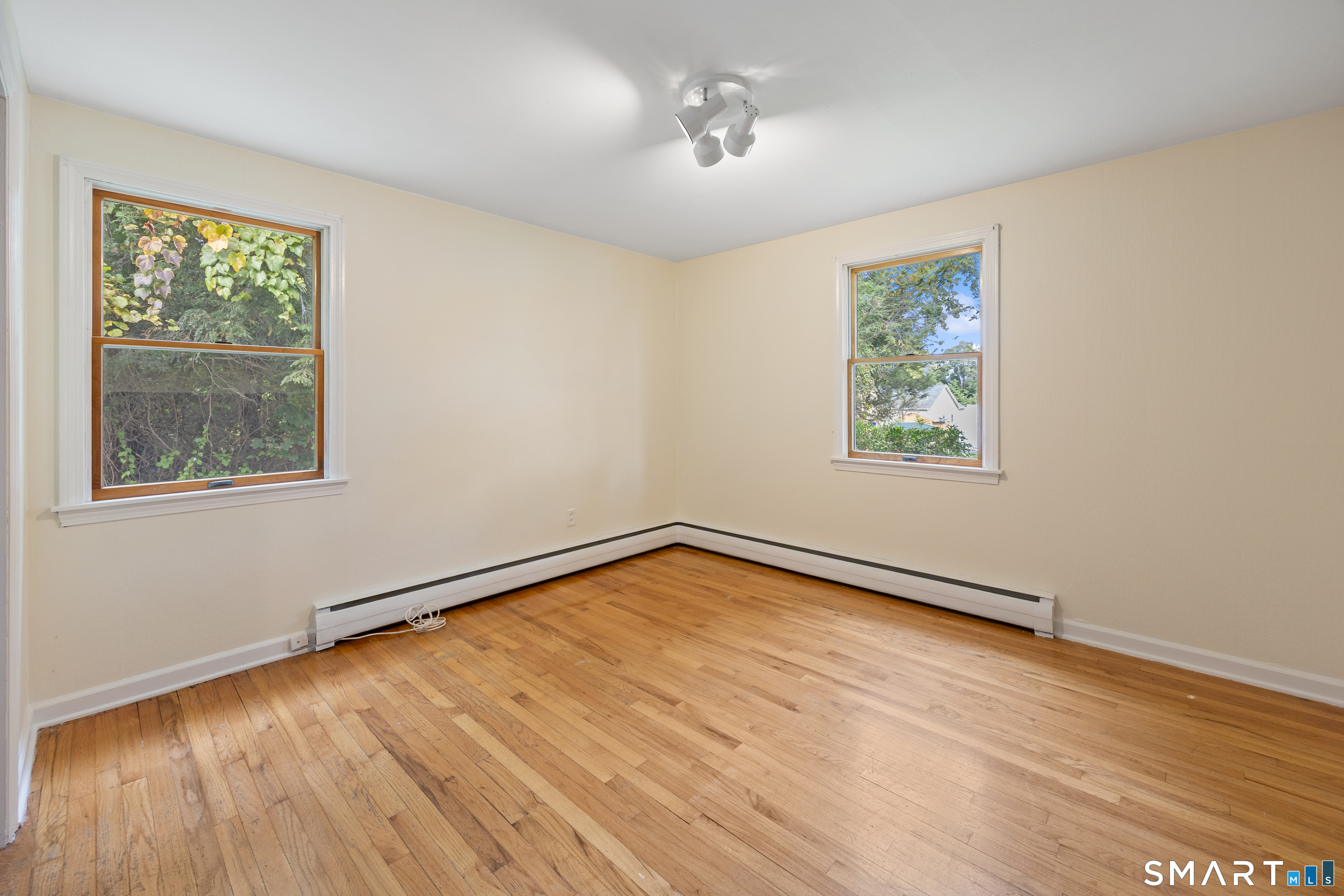 106 Howard Avenue photo 10