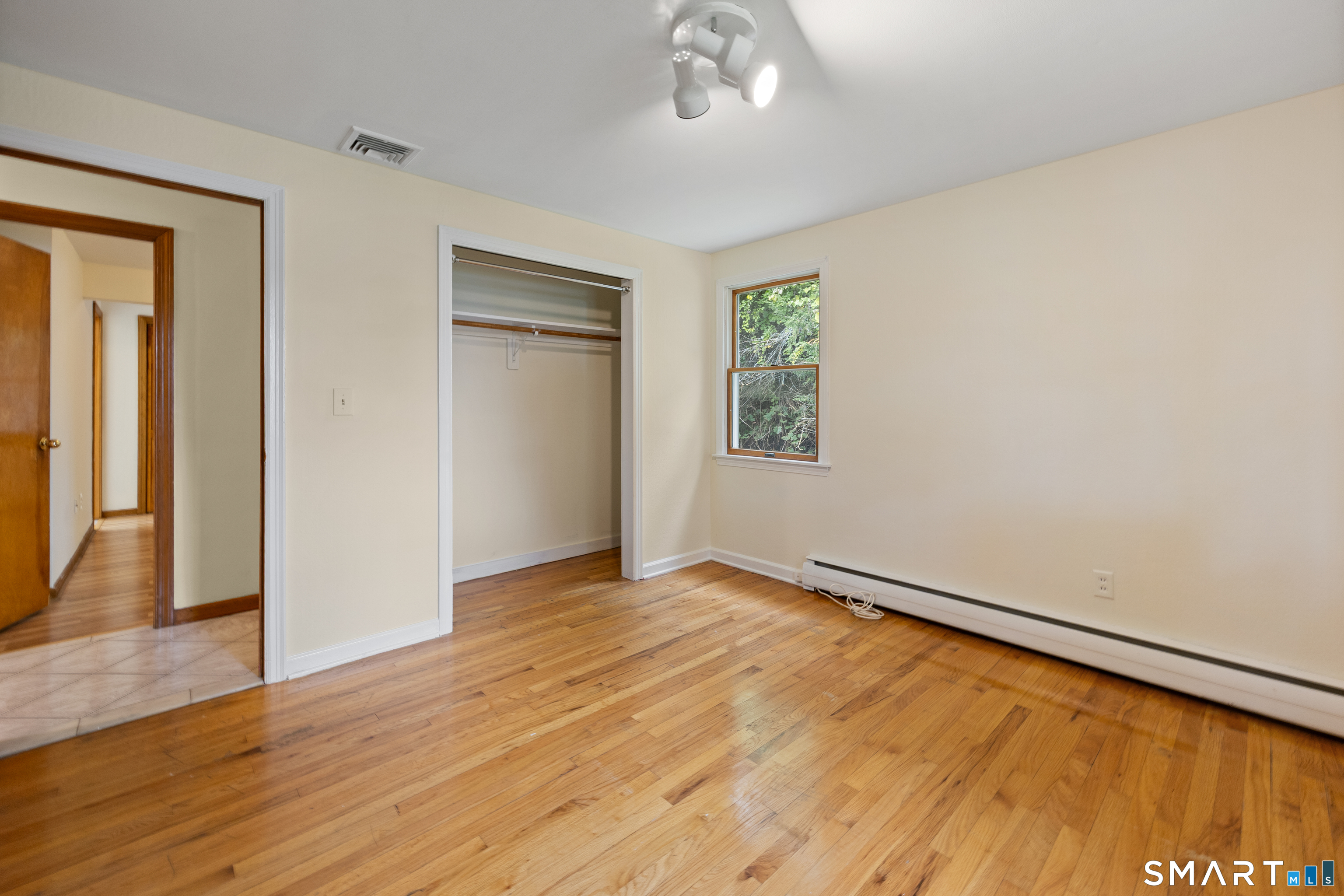 106 Howard Avenue photo 11