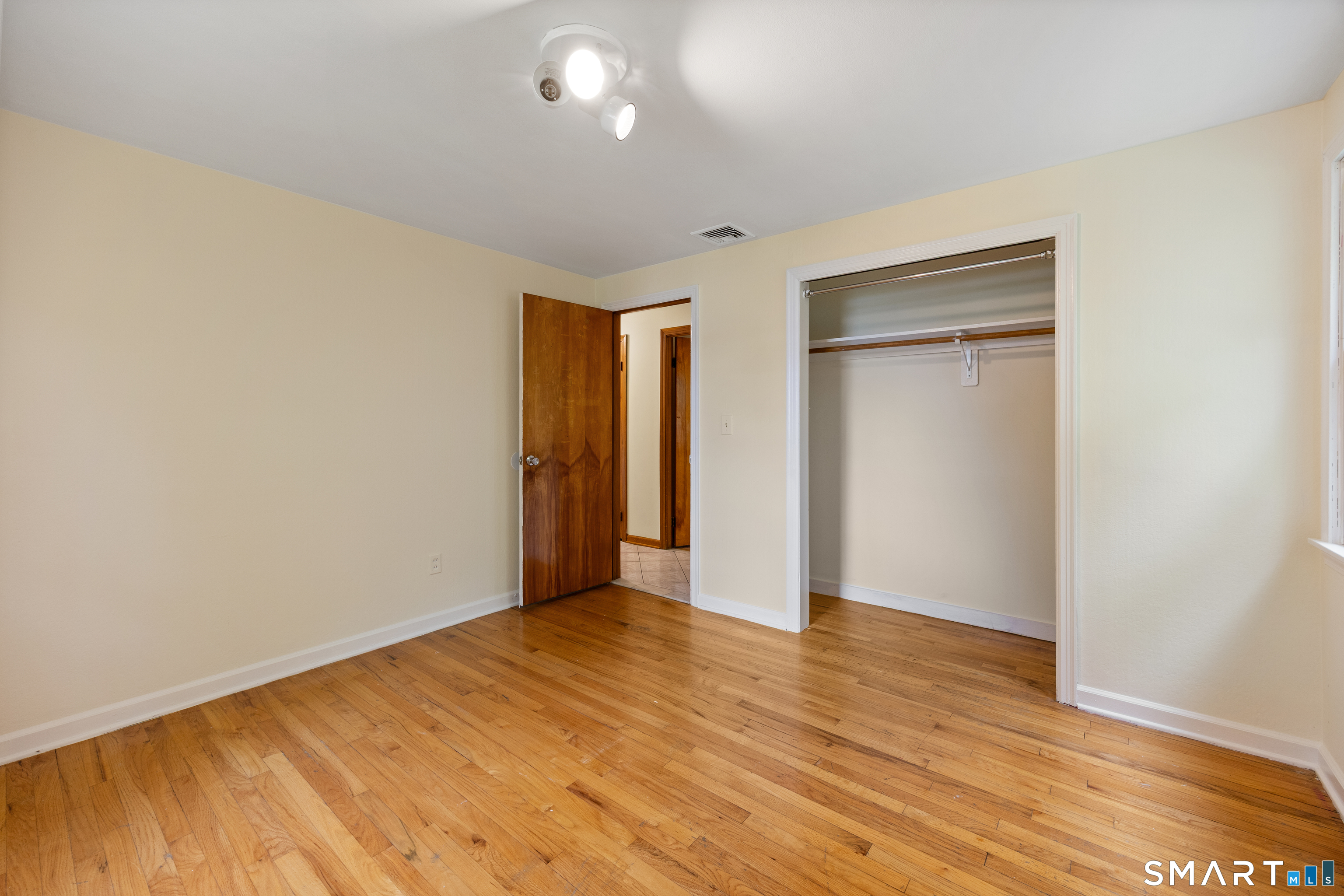 106 Howard Avenue photo 12
