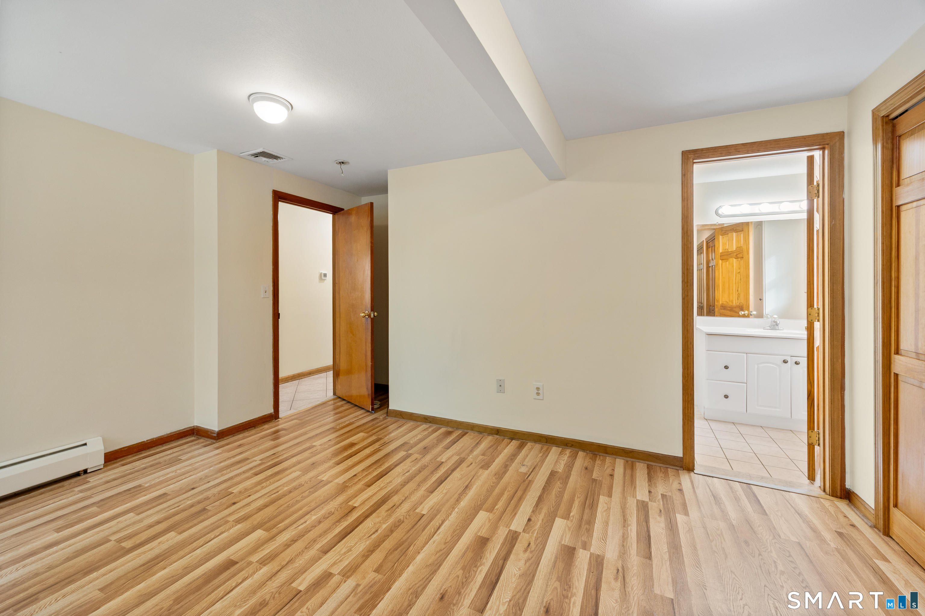 106 Howard Avenue photo 15