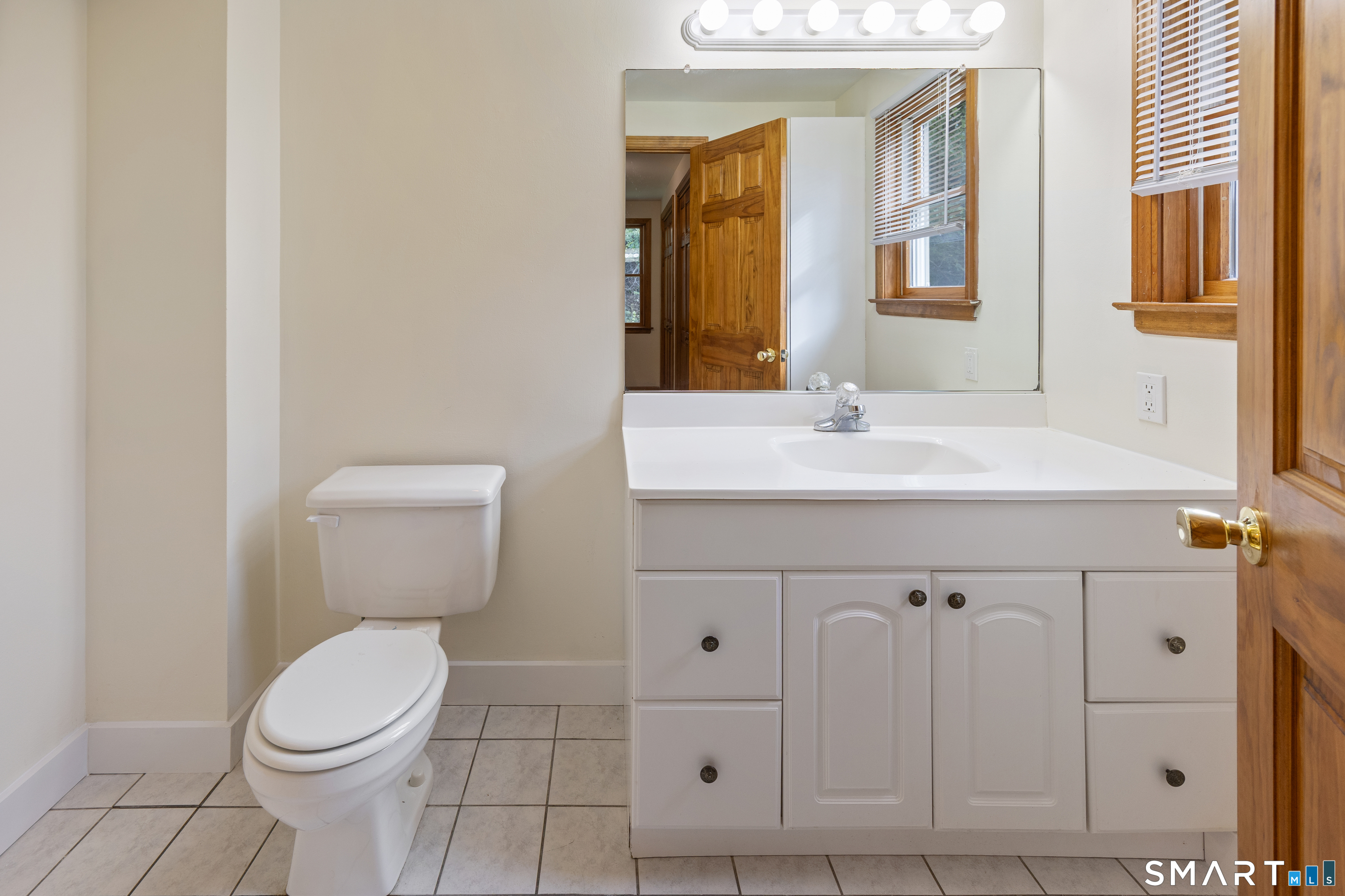 106 Howard Avenue photo 16