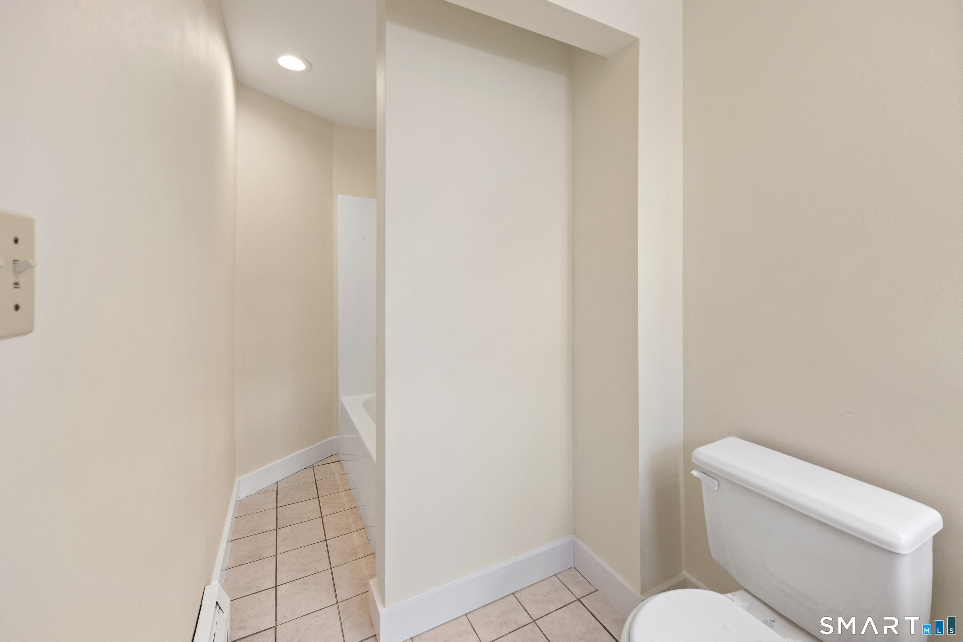 106 Howard Avenue photo 17