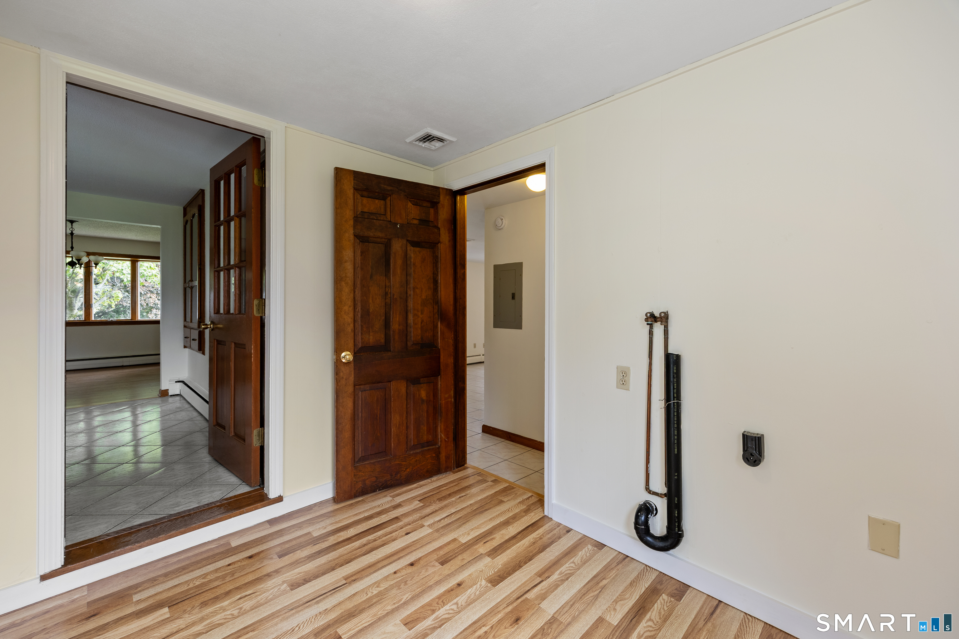 106 Howard Avenue photo 19
