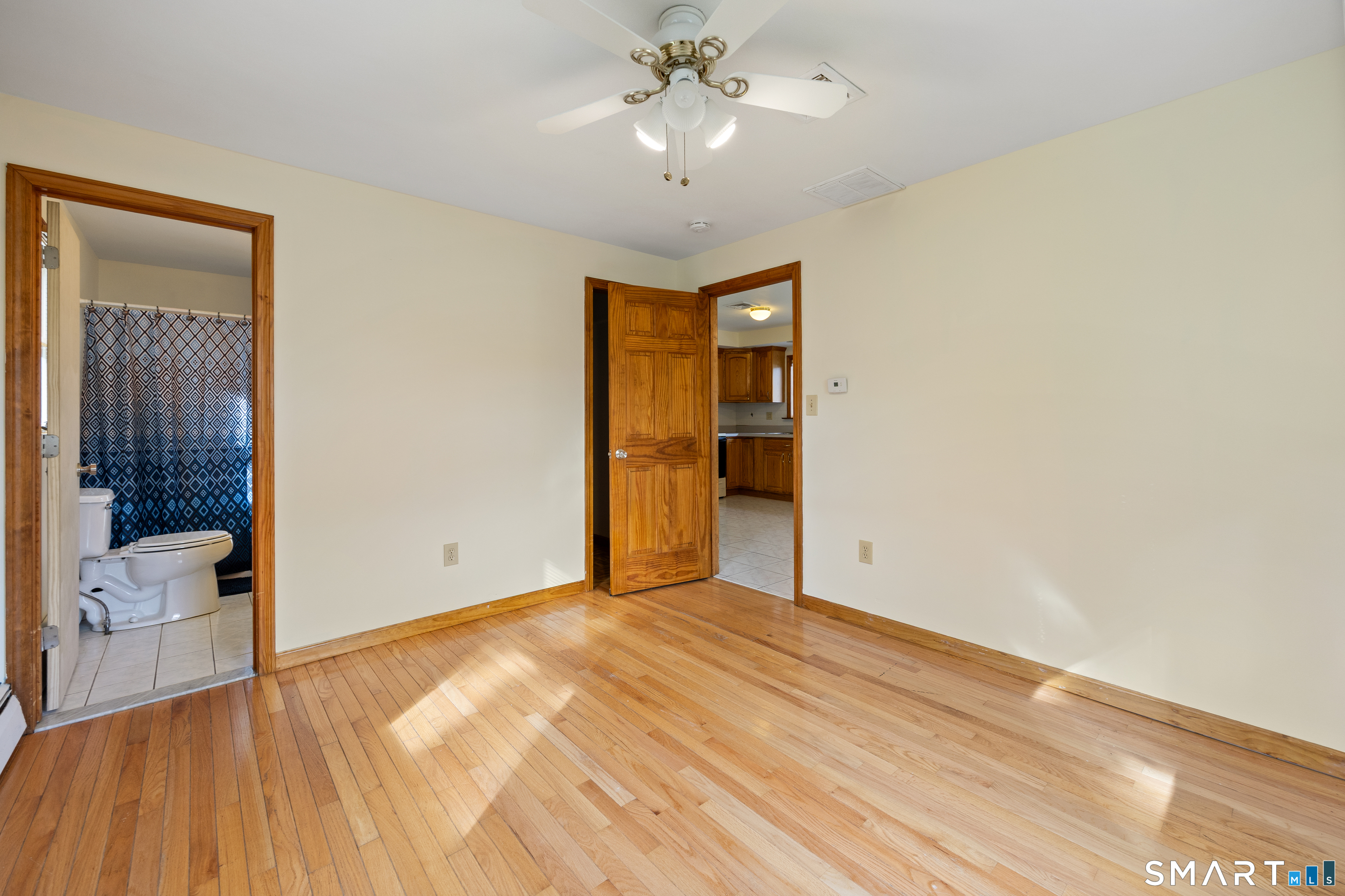 106 Howard Avenue photo 22