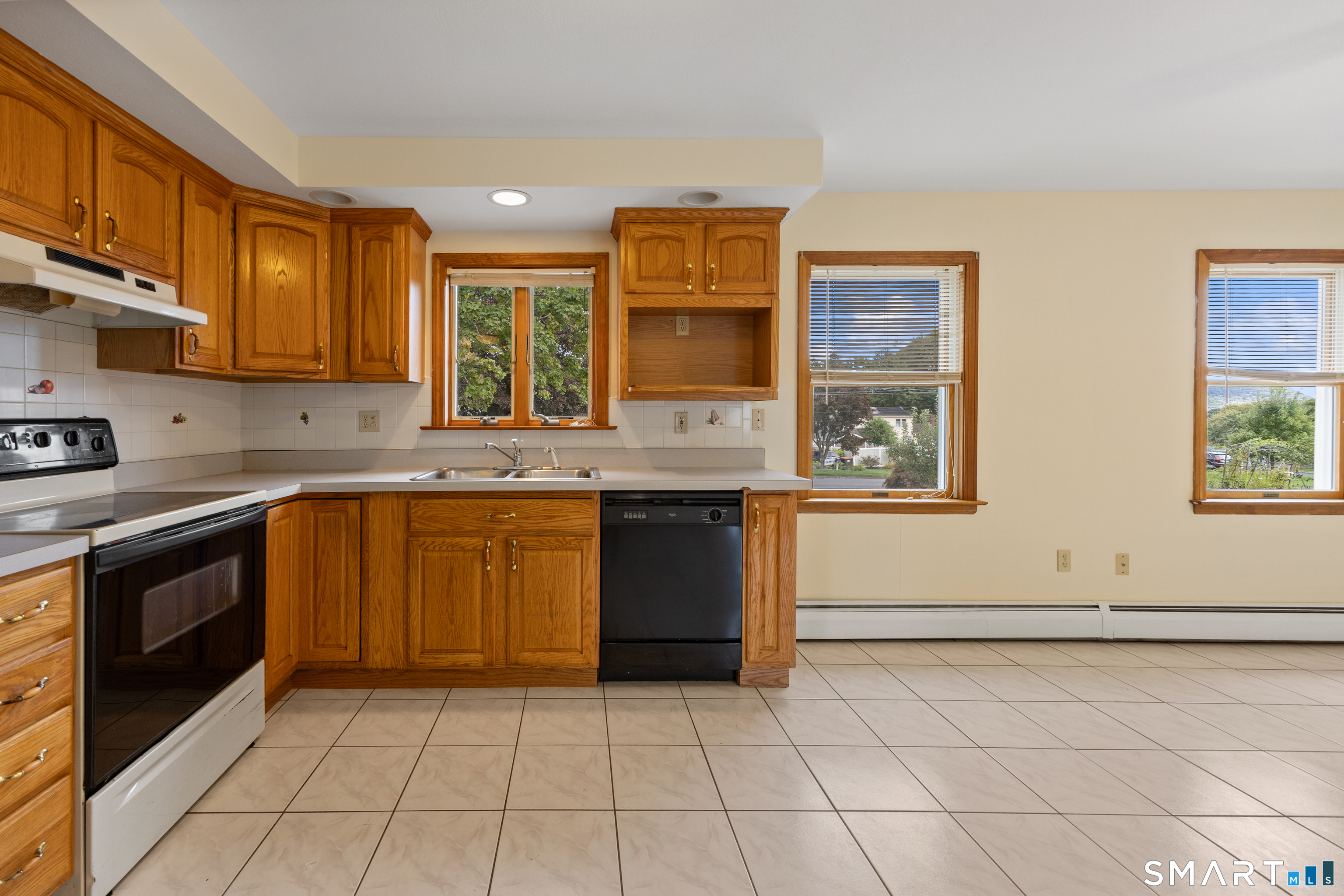 106 Howard Avenue photo 25