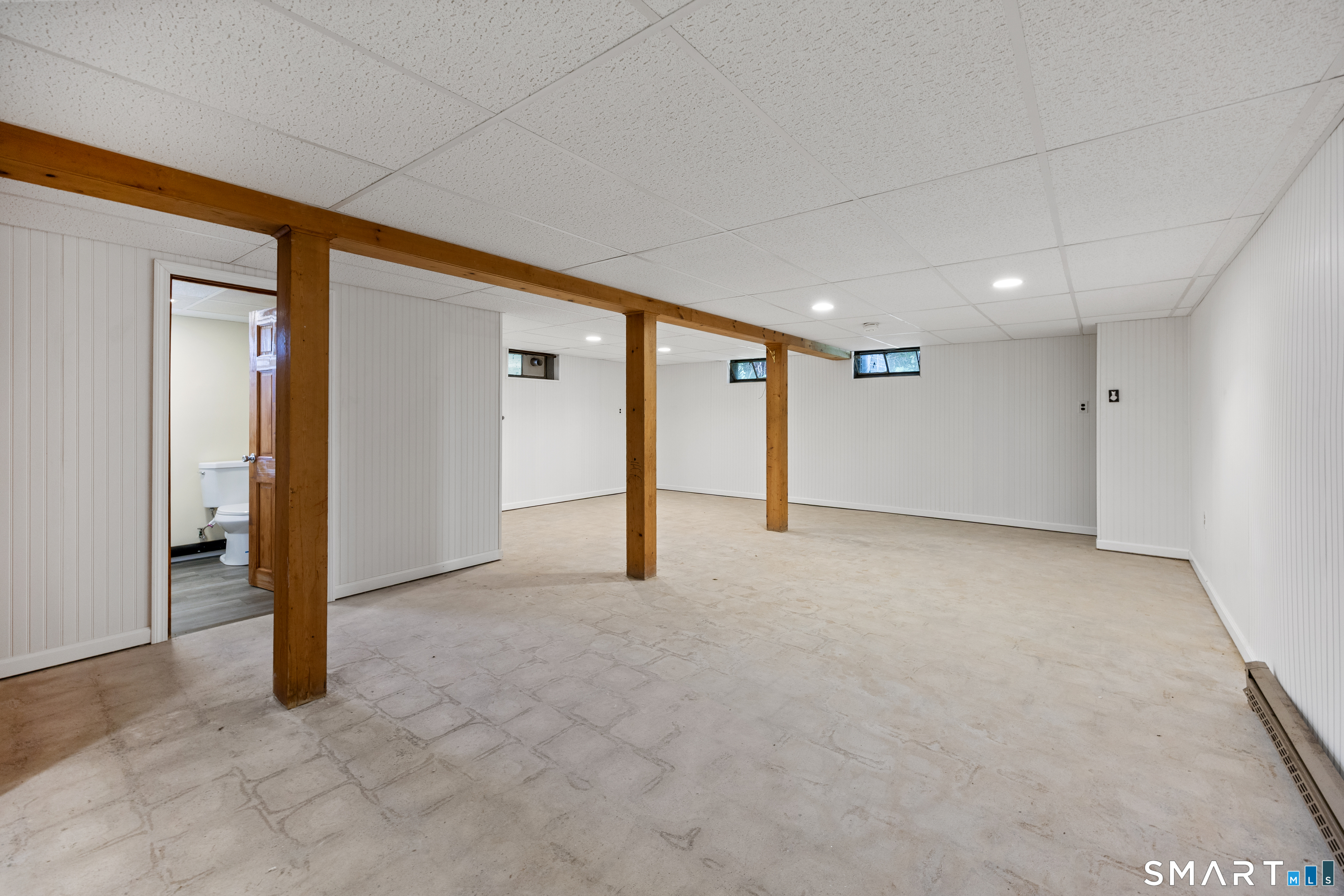106 Howard Avenue photo 28