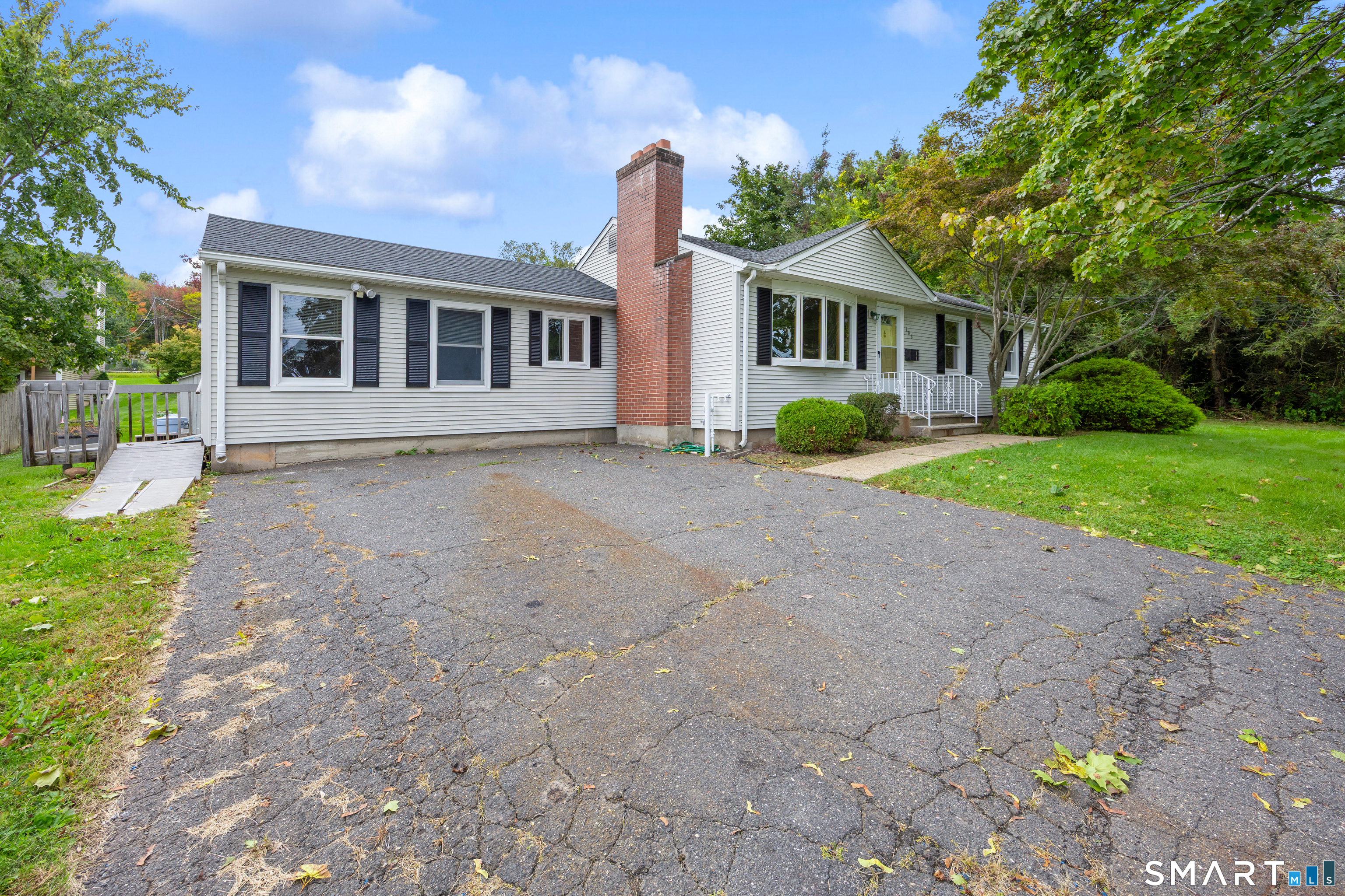 106 Howard Avenue photo 35
