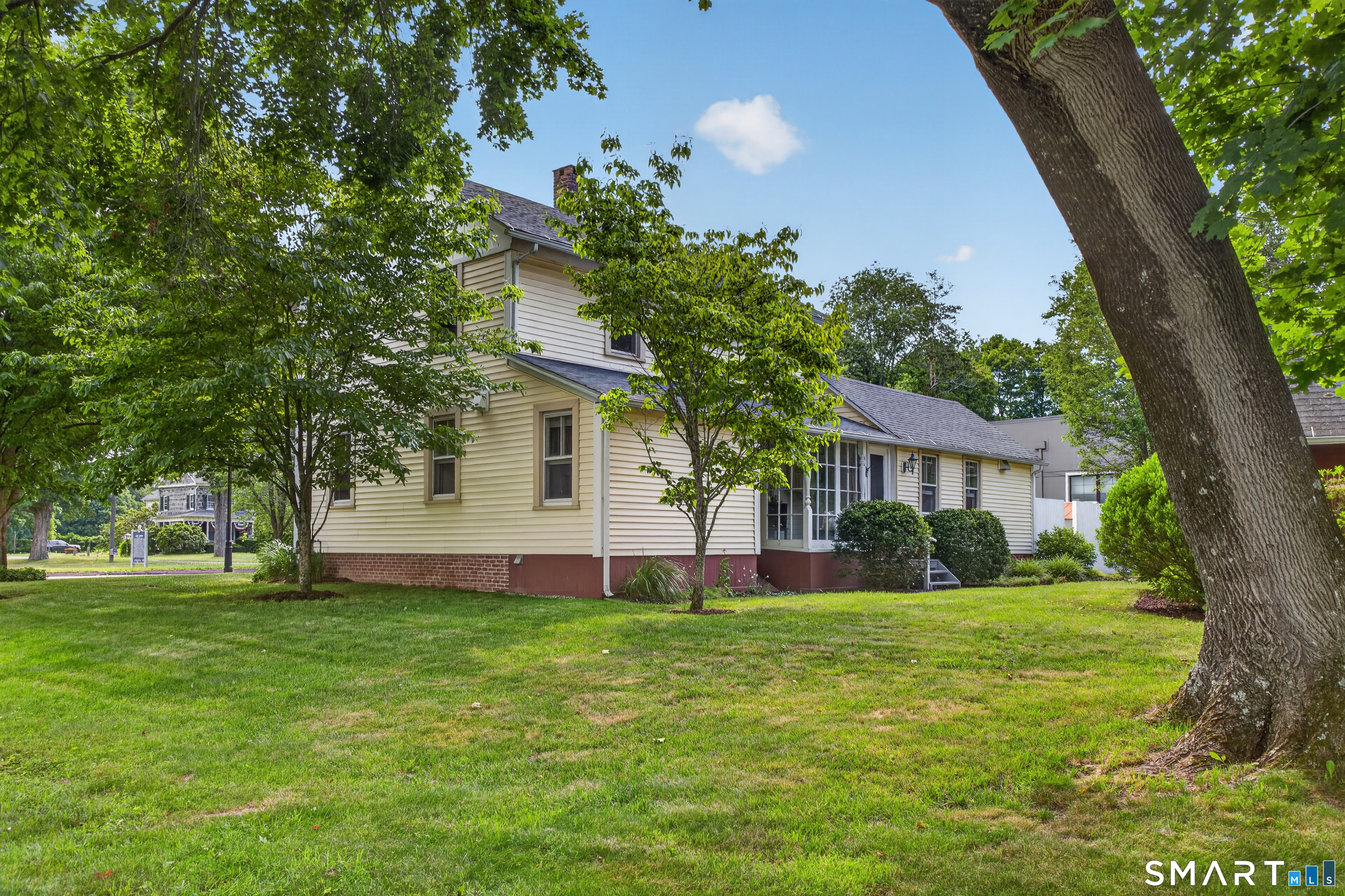 240 Main Street, Deep River, CT 06417