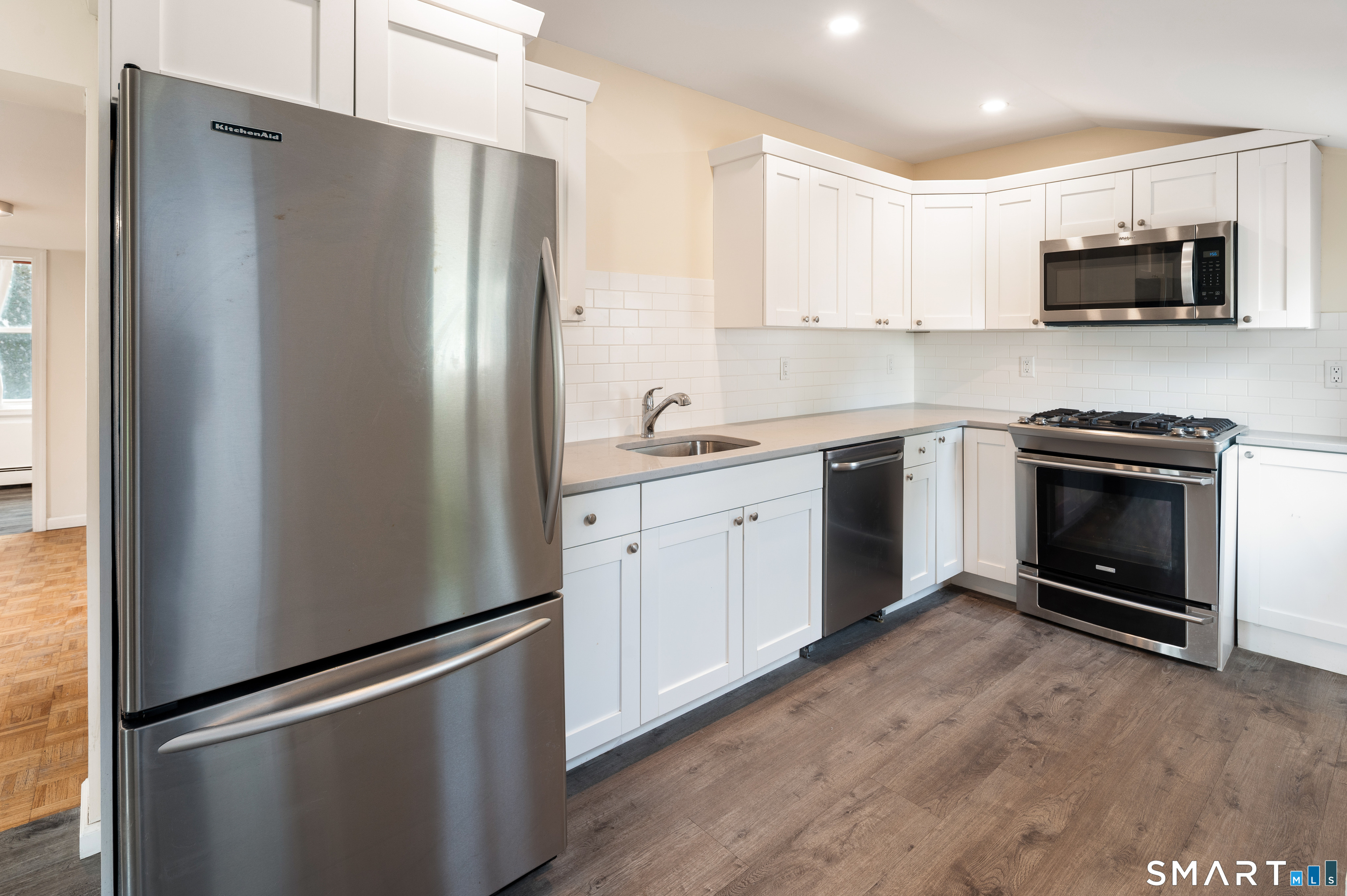 307 Courtland Avenue photo 10