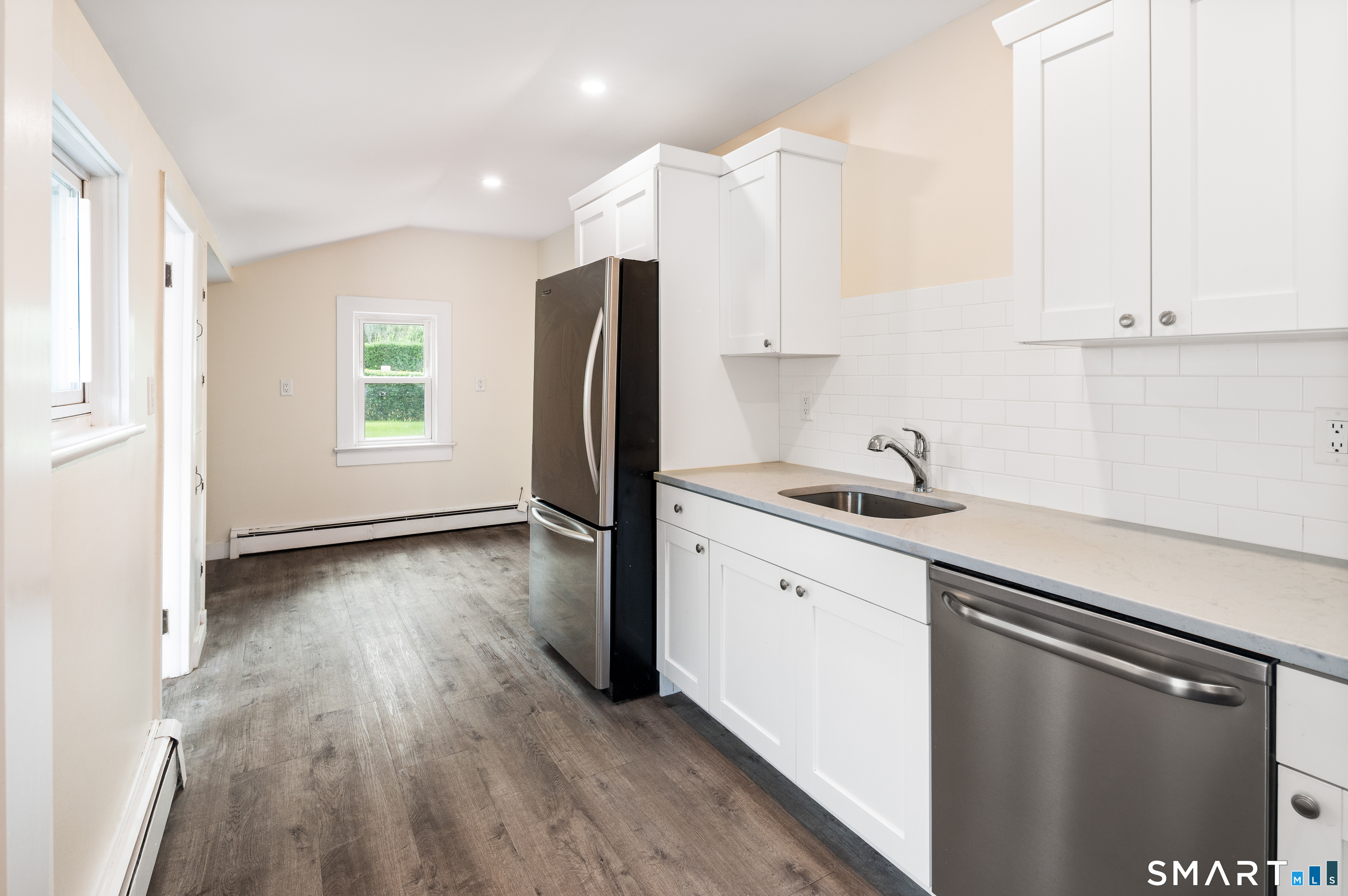 307 Courtland Avenue photo 11
