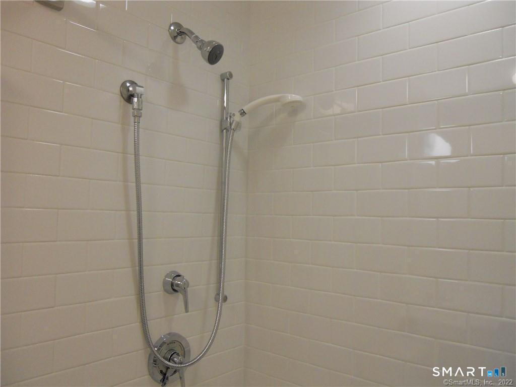 66 Stoneridge Circle photo 8