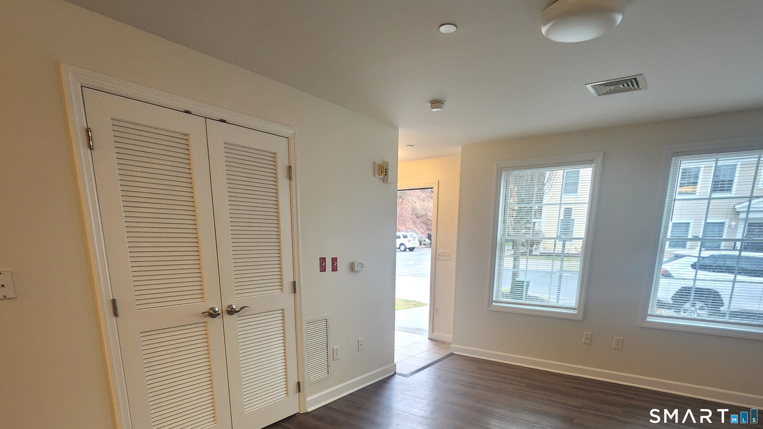 66 Stoneridge Circle photo 2