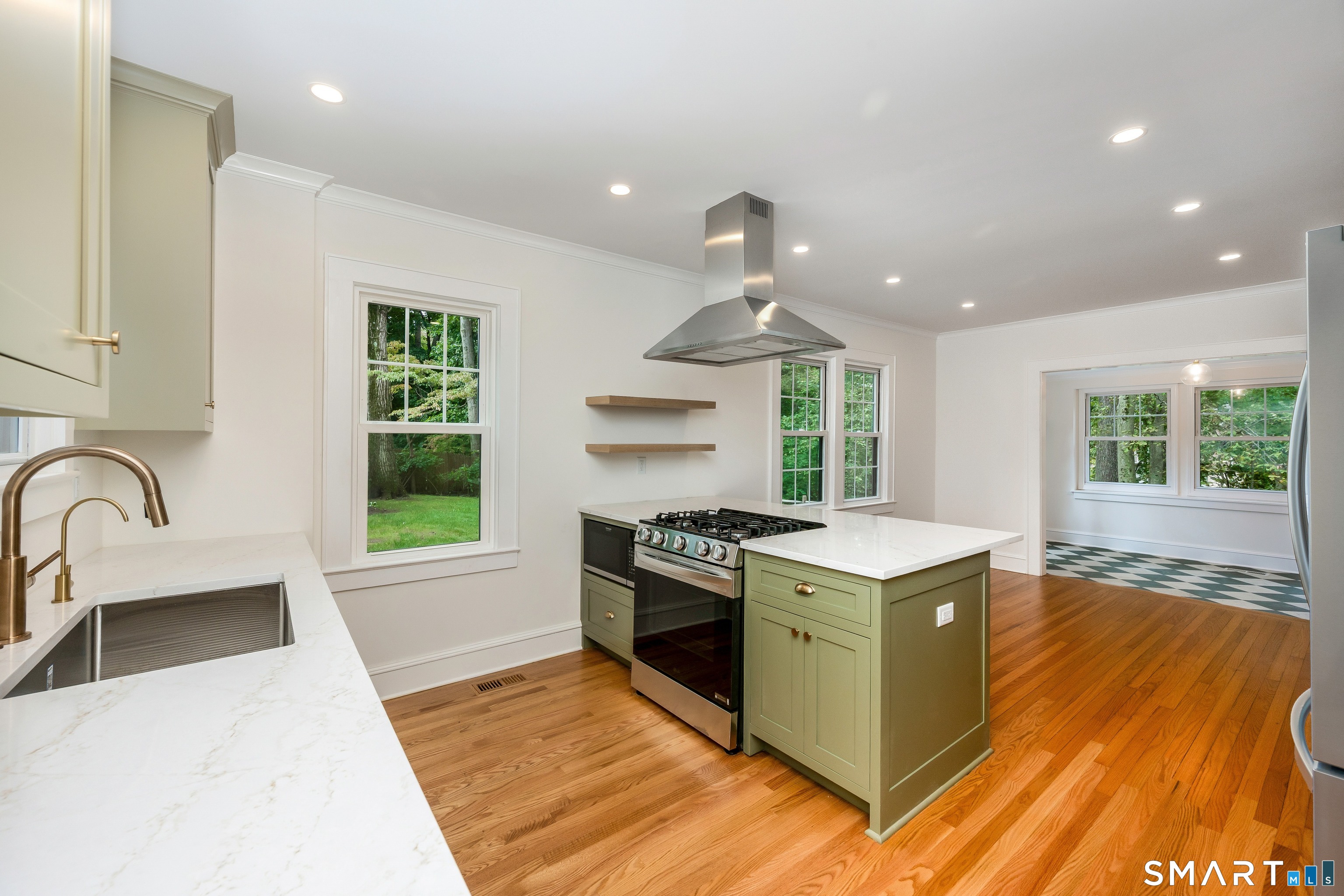 415 West Avenue photo 8