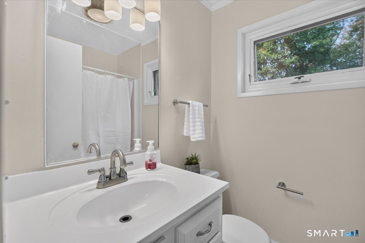 71 Brewster Road photo 32