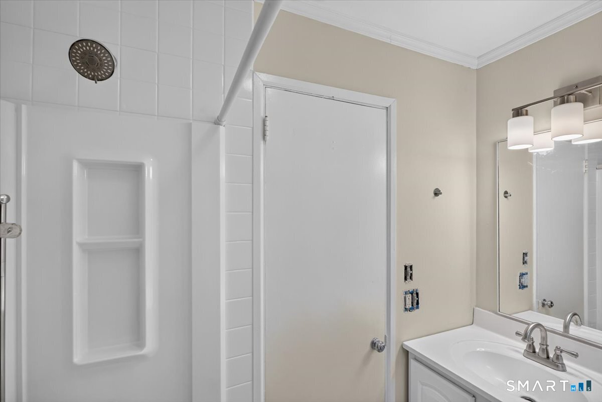 71 Brewster Road photo 33