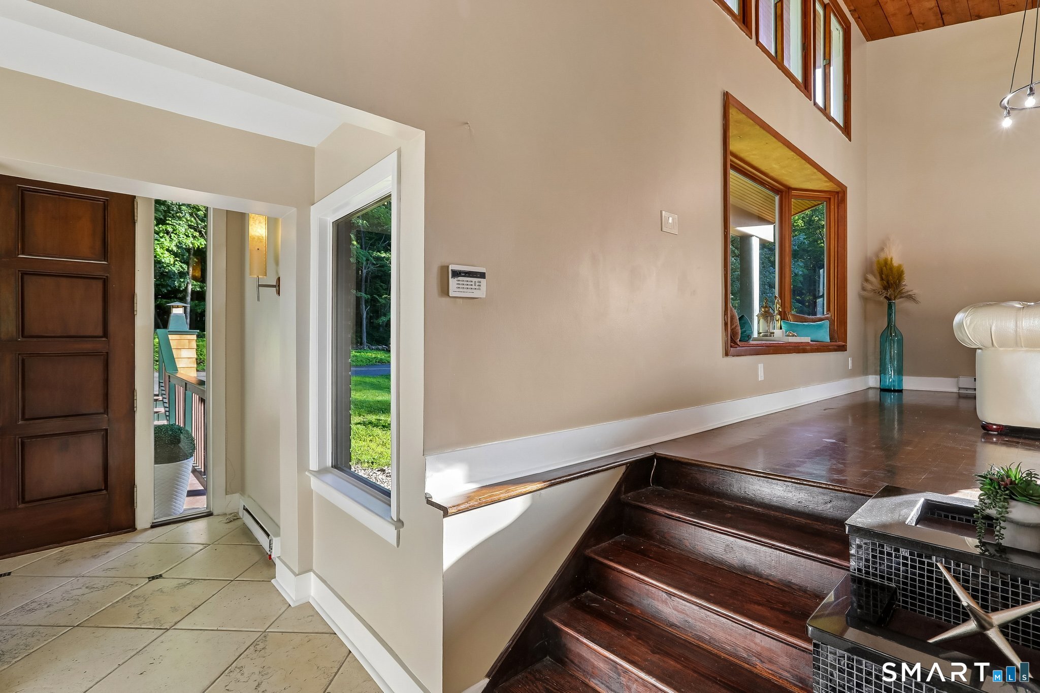 Photo 4 of Single family home for sale at 37 West Ln, South Salem, NY 10590 | MLS# 24209643 | Listing updated on 2026-10-01