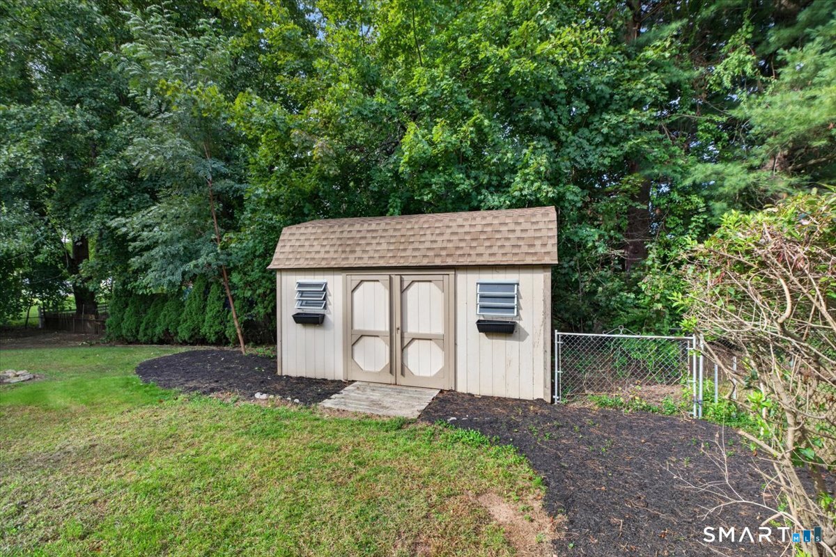 71 Brewster Road photo 10
