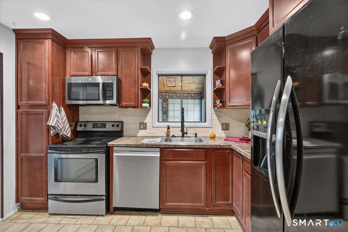 71 Brewster Road photo 21
