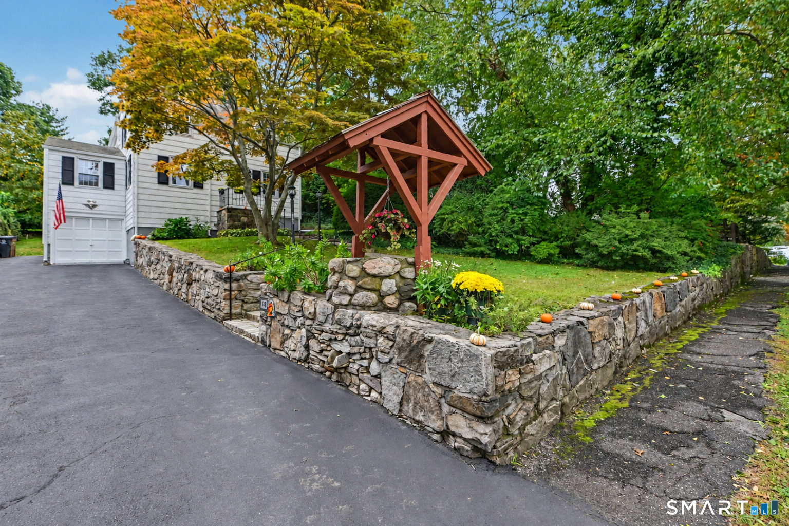Photo 3 of Single family home for sale at 116 Mulberry St, Stamford, CT 06907 | MLS# 24210456 | Listing updated on 2026-10-06