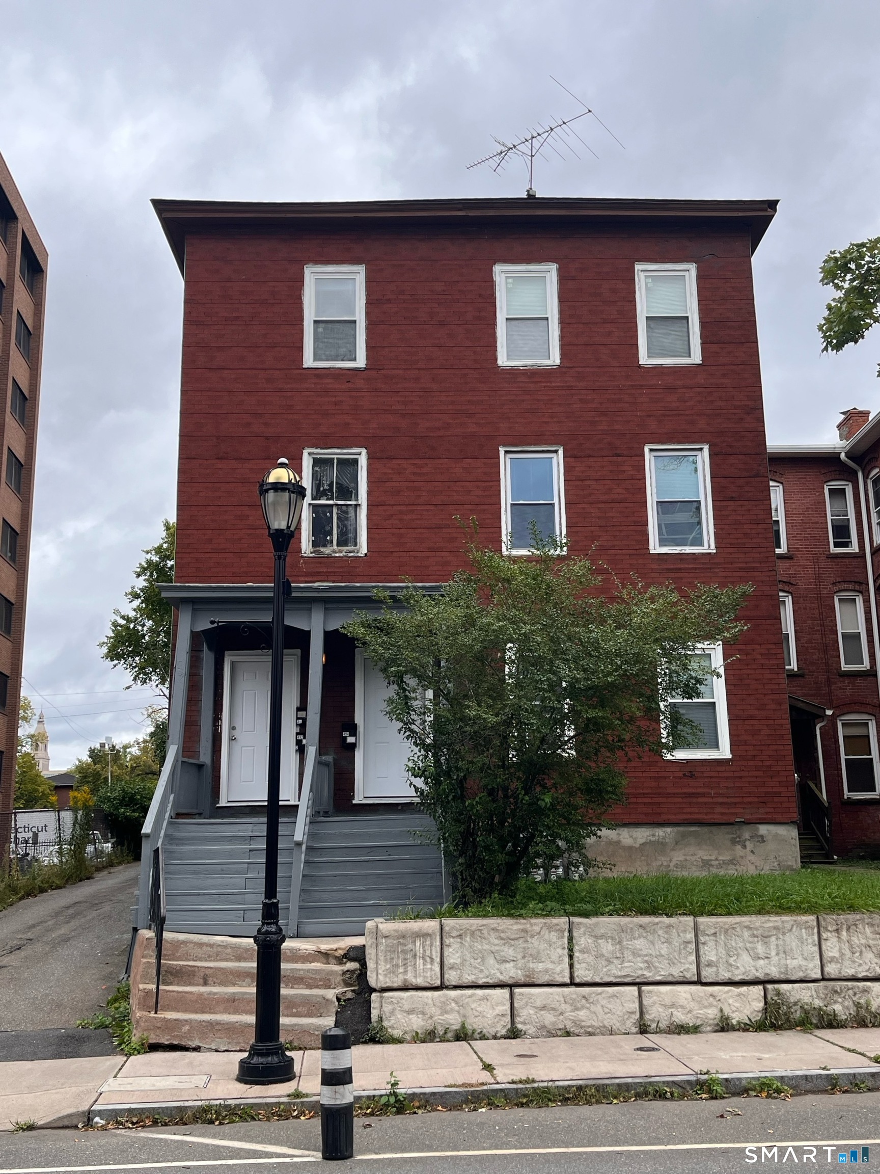 492 Broad Street