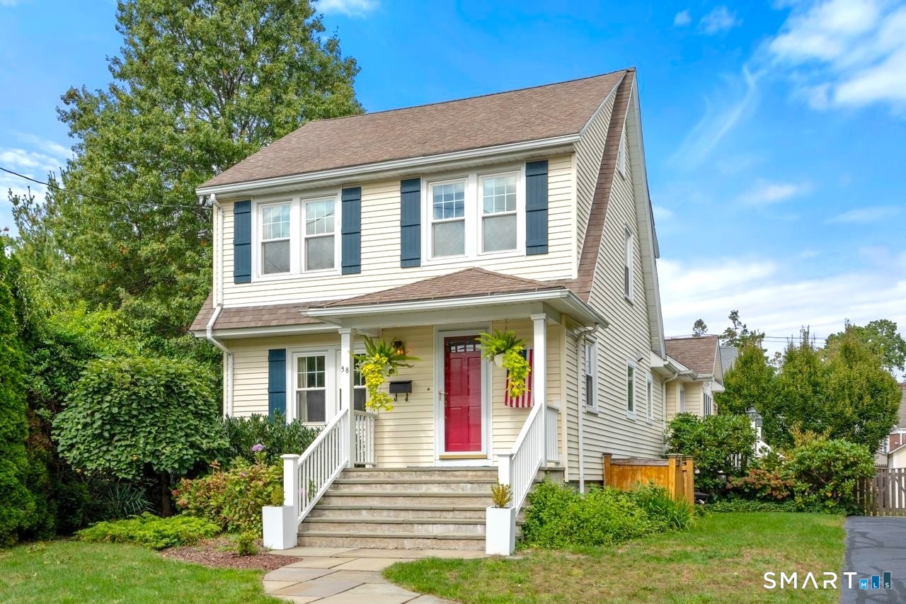 38 Reynolds Drive — photo 1