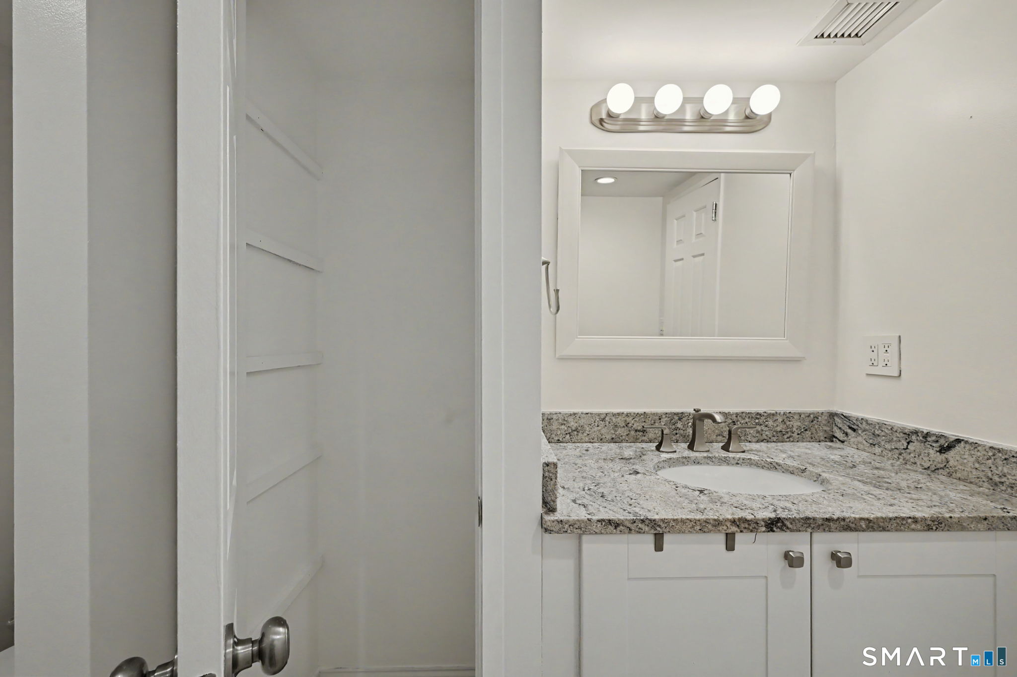 127 Greyrock, Unit 706 photo 21