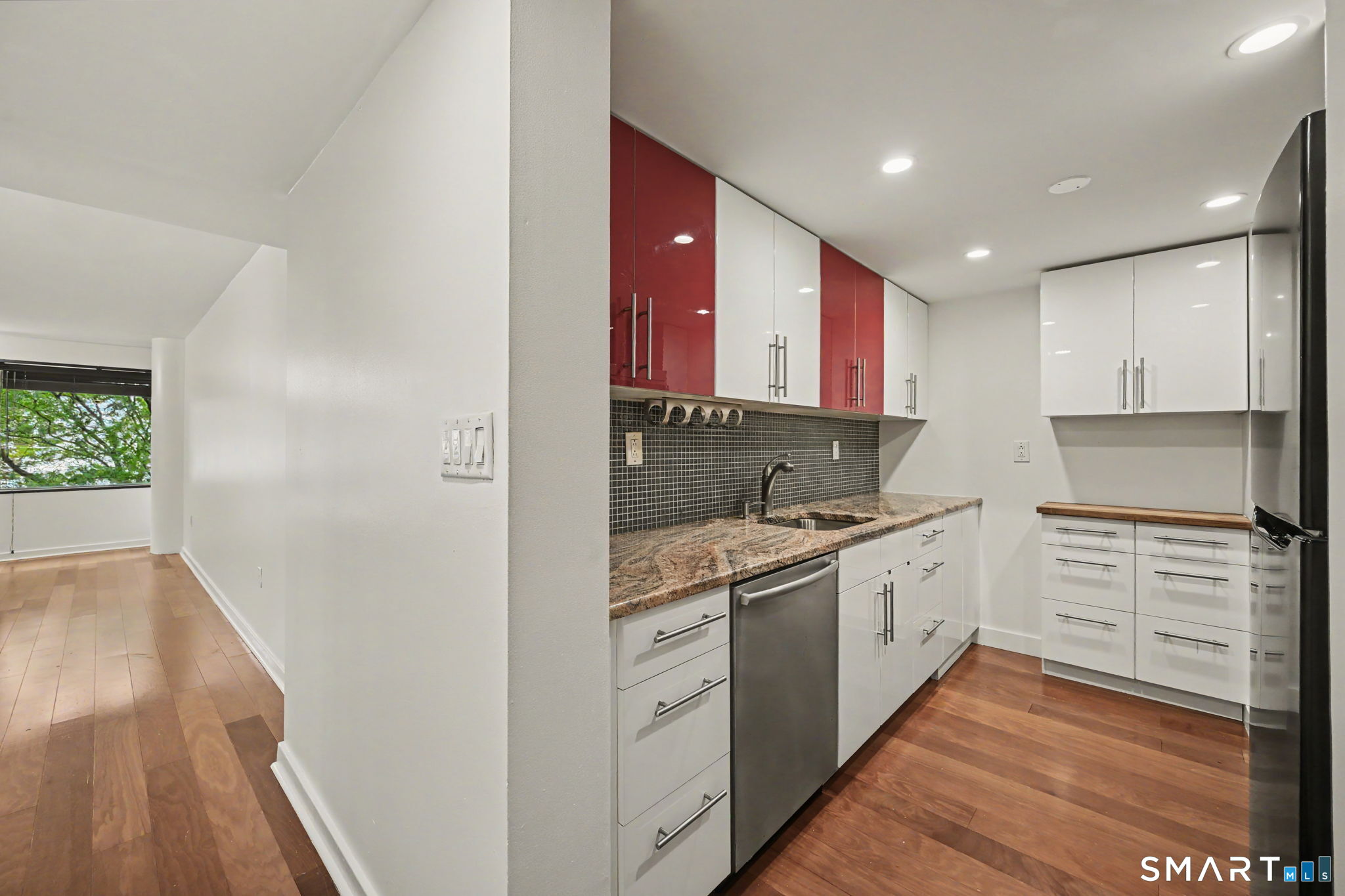 127 Greyrock, Unit 706 photo 23