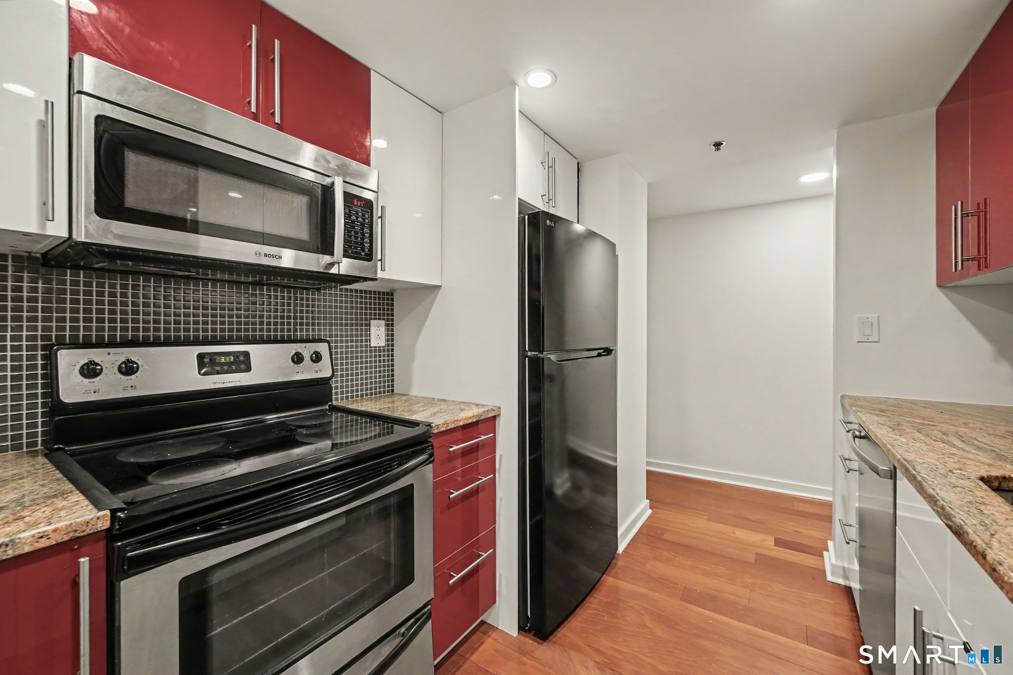127 Greyrock, Unit 706 photo 24