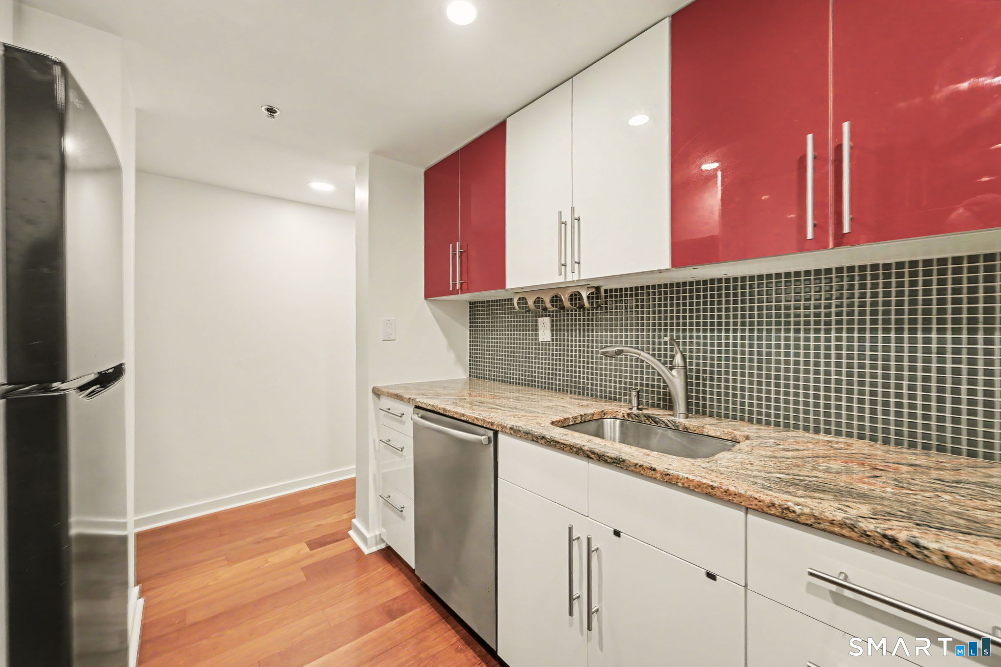 127 Greyrock, Unit 706 photo 25