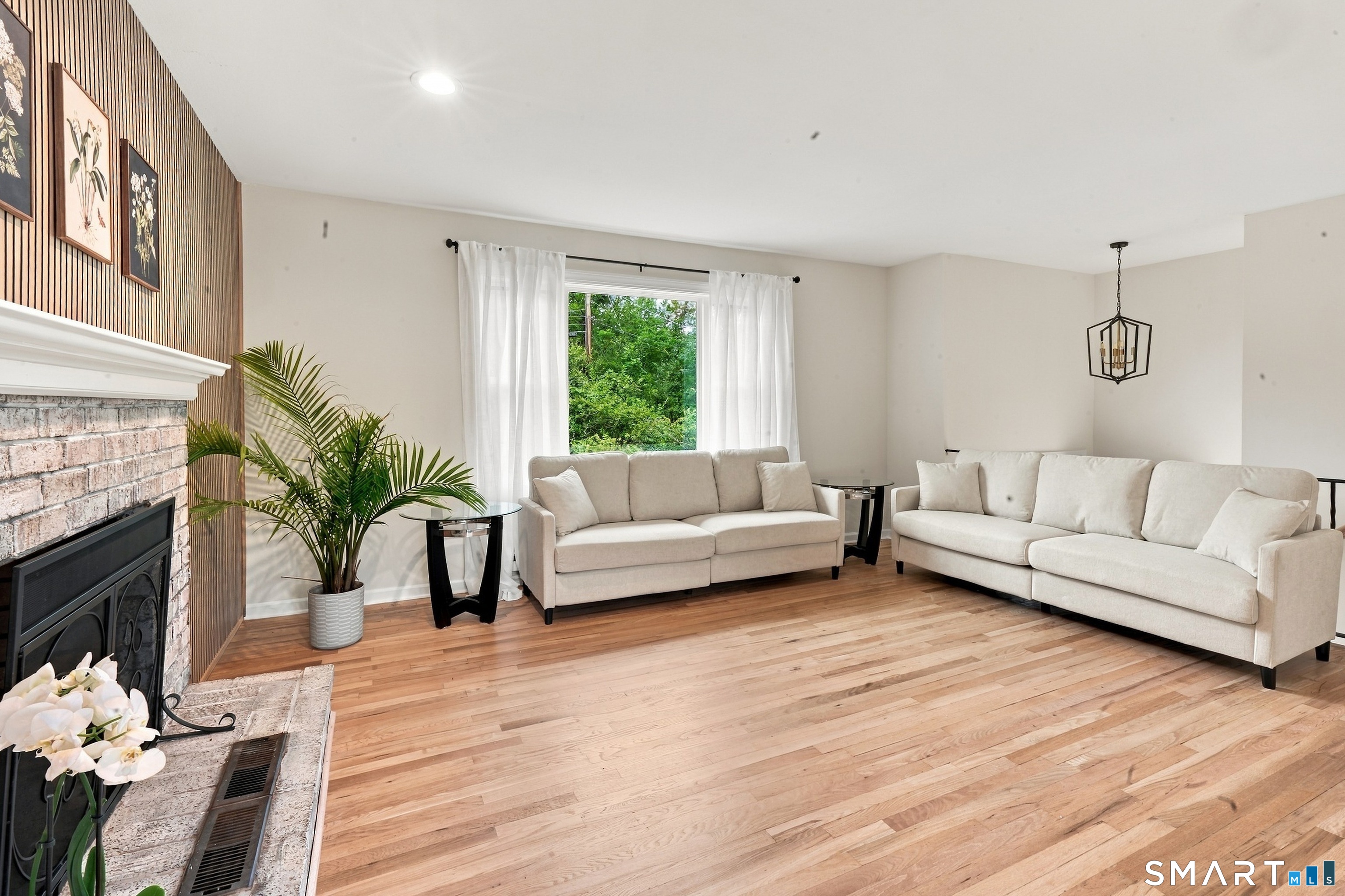 Photo 4 of Single family home for sale at 30 Dellwood Dr, Milford, CT 06460 | MLS# 24210352 | Listing updated on 2026-10-06