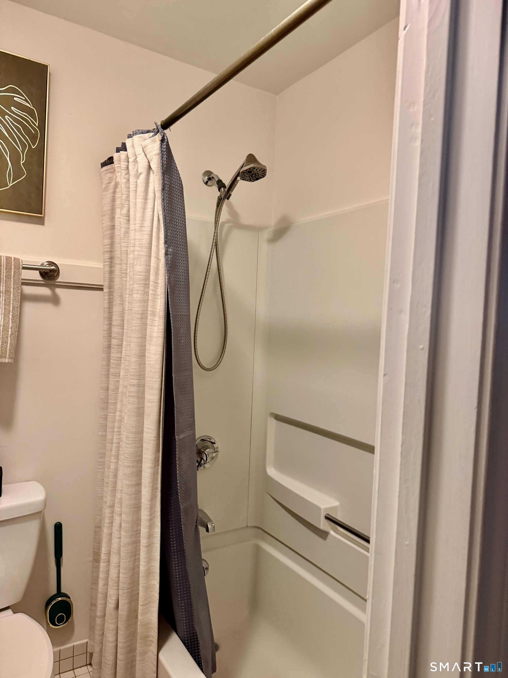 Full Bath with Tub with Shower