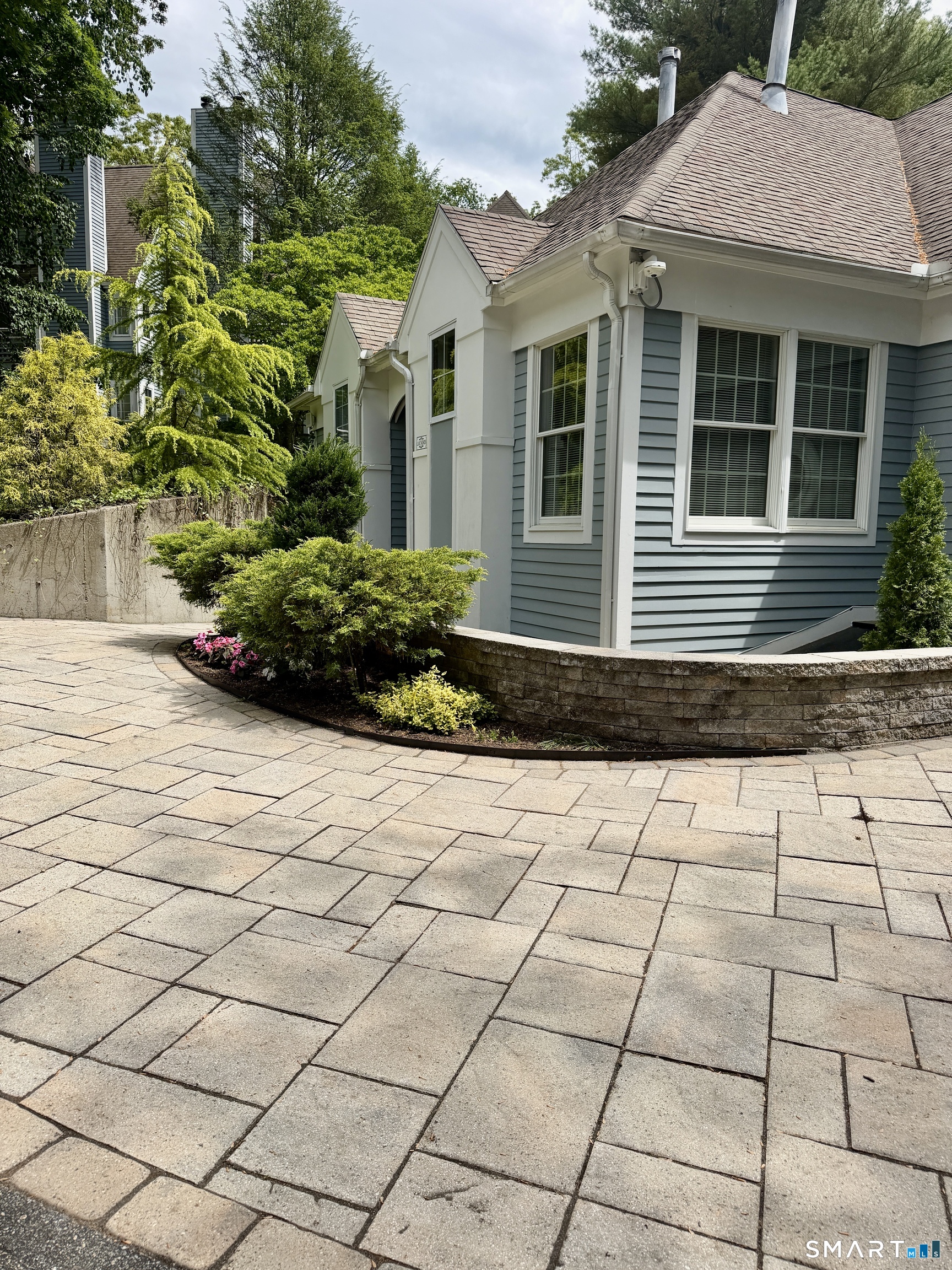 Clubhouse 1 - upgraded with stone pavers