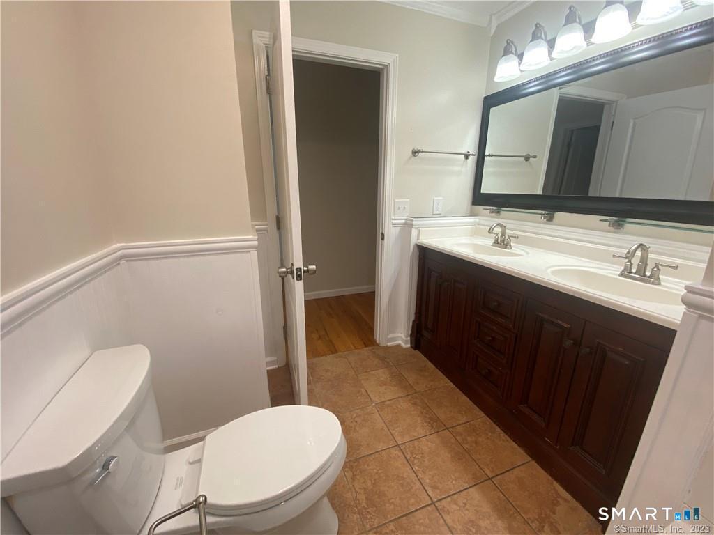 Foto 8 de Condominio en renta en 372 Anton Drive #372, Bridgeport, CT — $2,550/mes