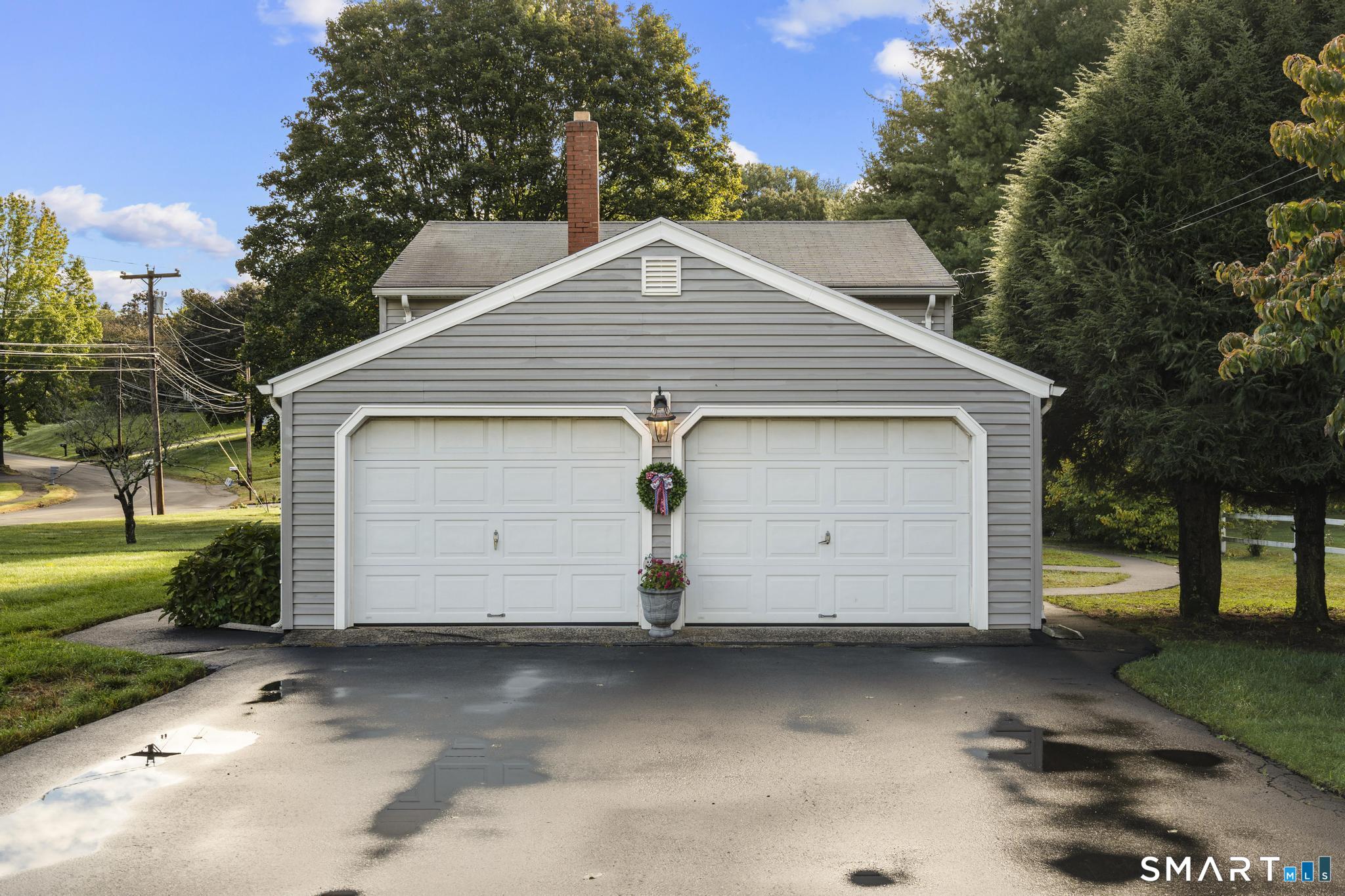 2 Surrey Drive photo 5
