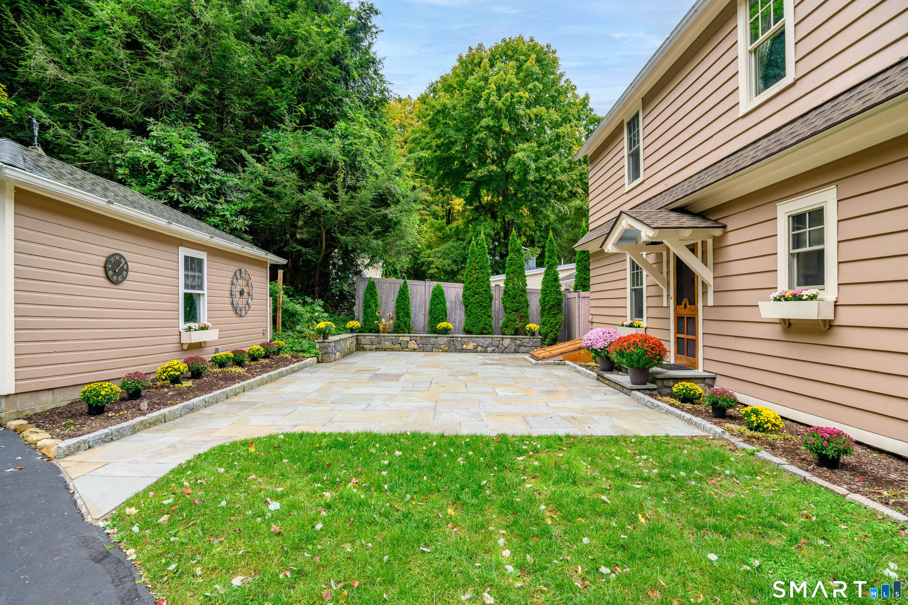72 Dodgingtown Road photo 34