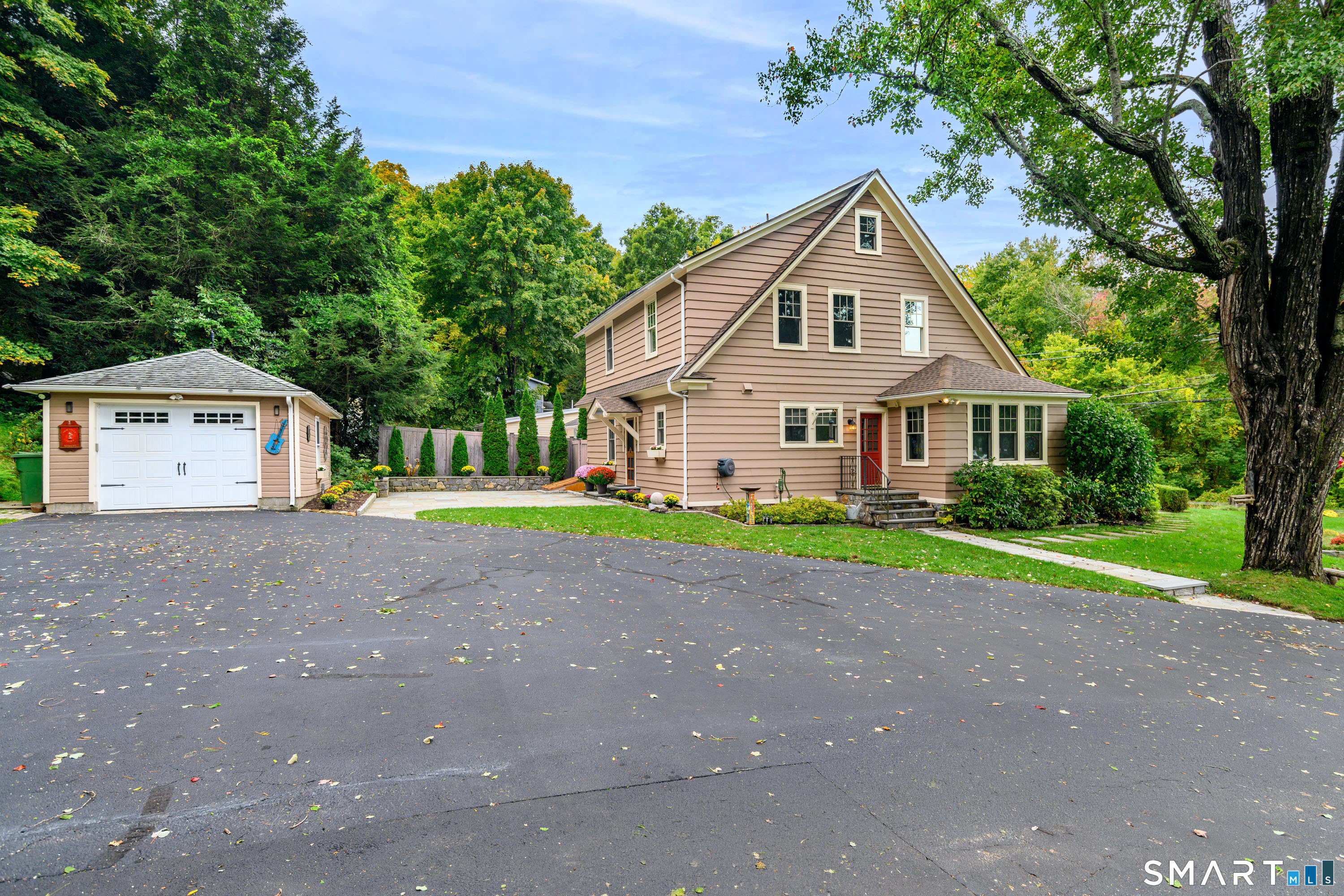 72 Dodgingtown Road photo 35