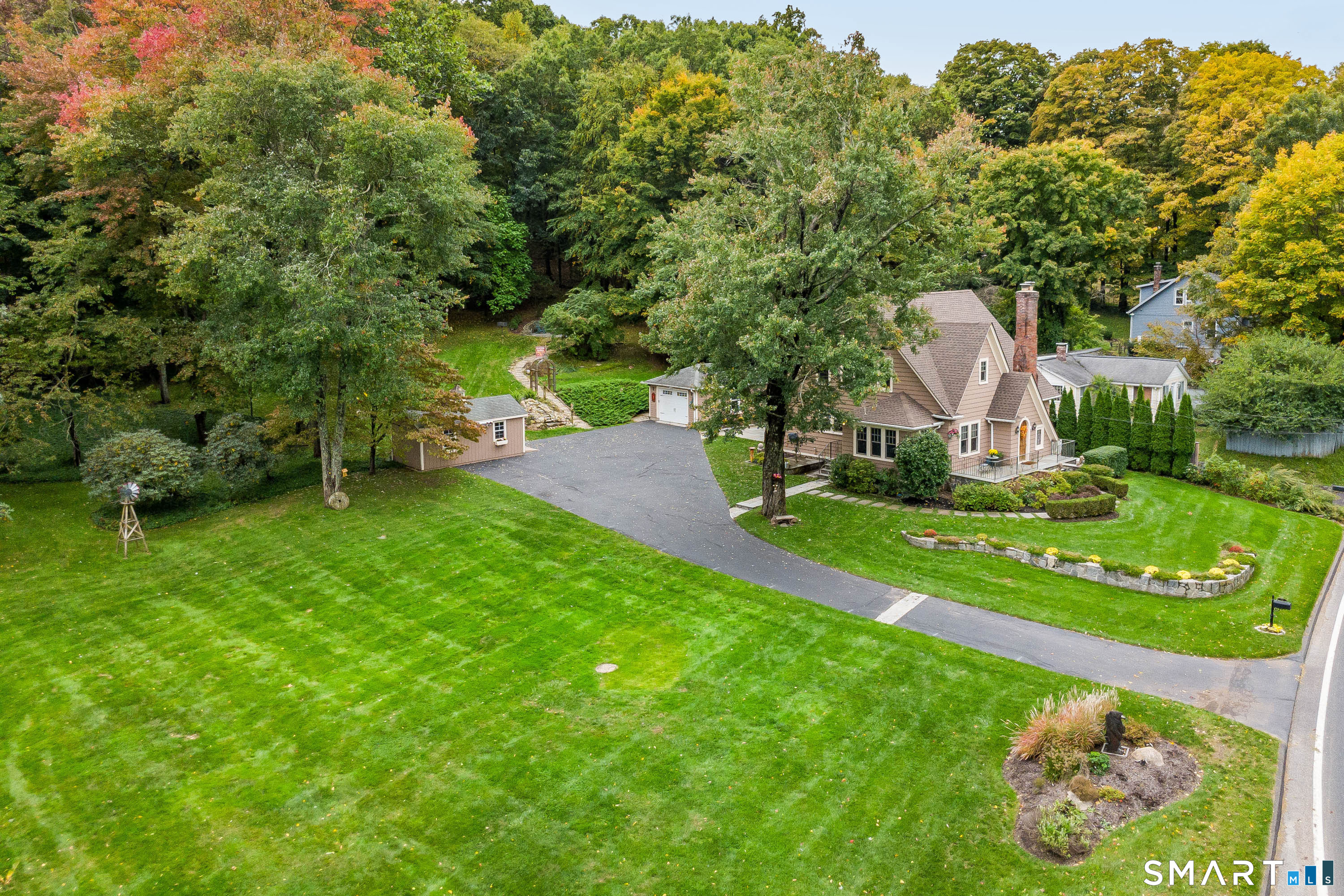 72 Dodgingtown Road photo 40