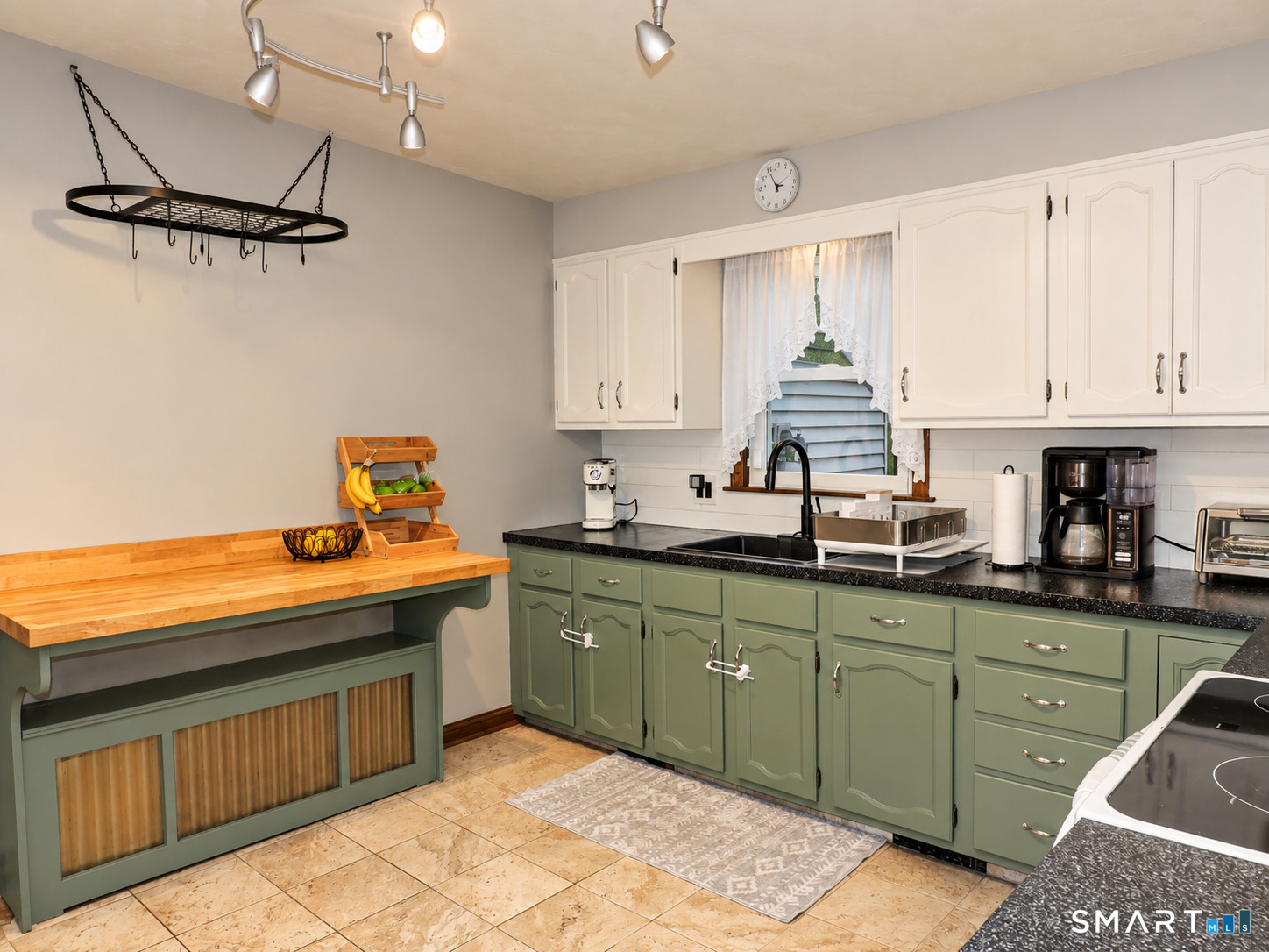 344 Charles Street photo 11