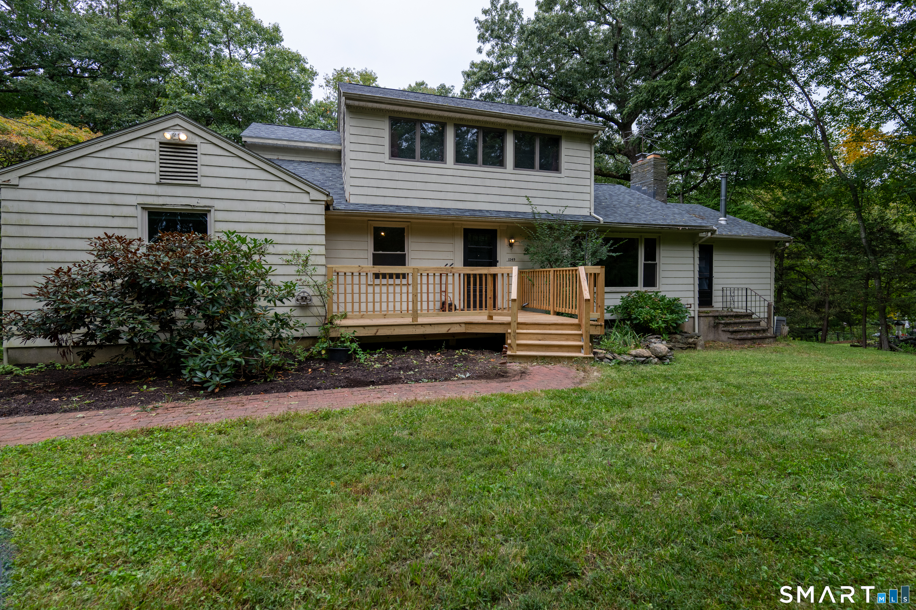 Photo 3 of Single family home for sale at 1149 Warner Hl Rd, Stratford, CT 06614 | MLS# 24203648 | Listing updated on 2026-10-06