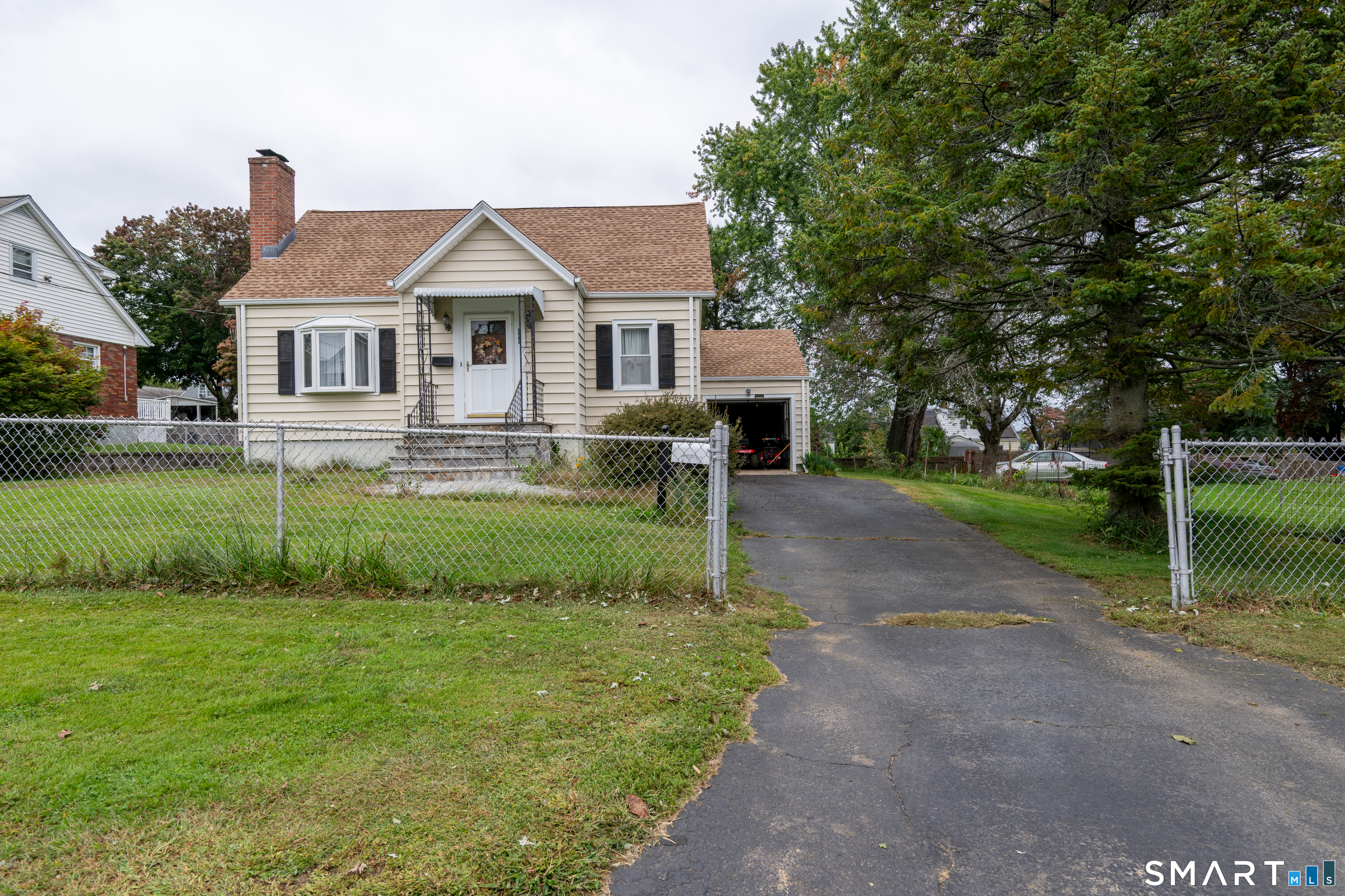 Photo 1 of Single family home for sale at 286 Sylvan St, Bridgeport, CT 06606 | MLS# 24209994 | Listing updated on 2026-10-06