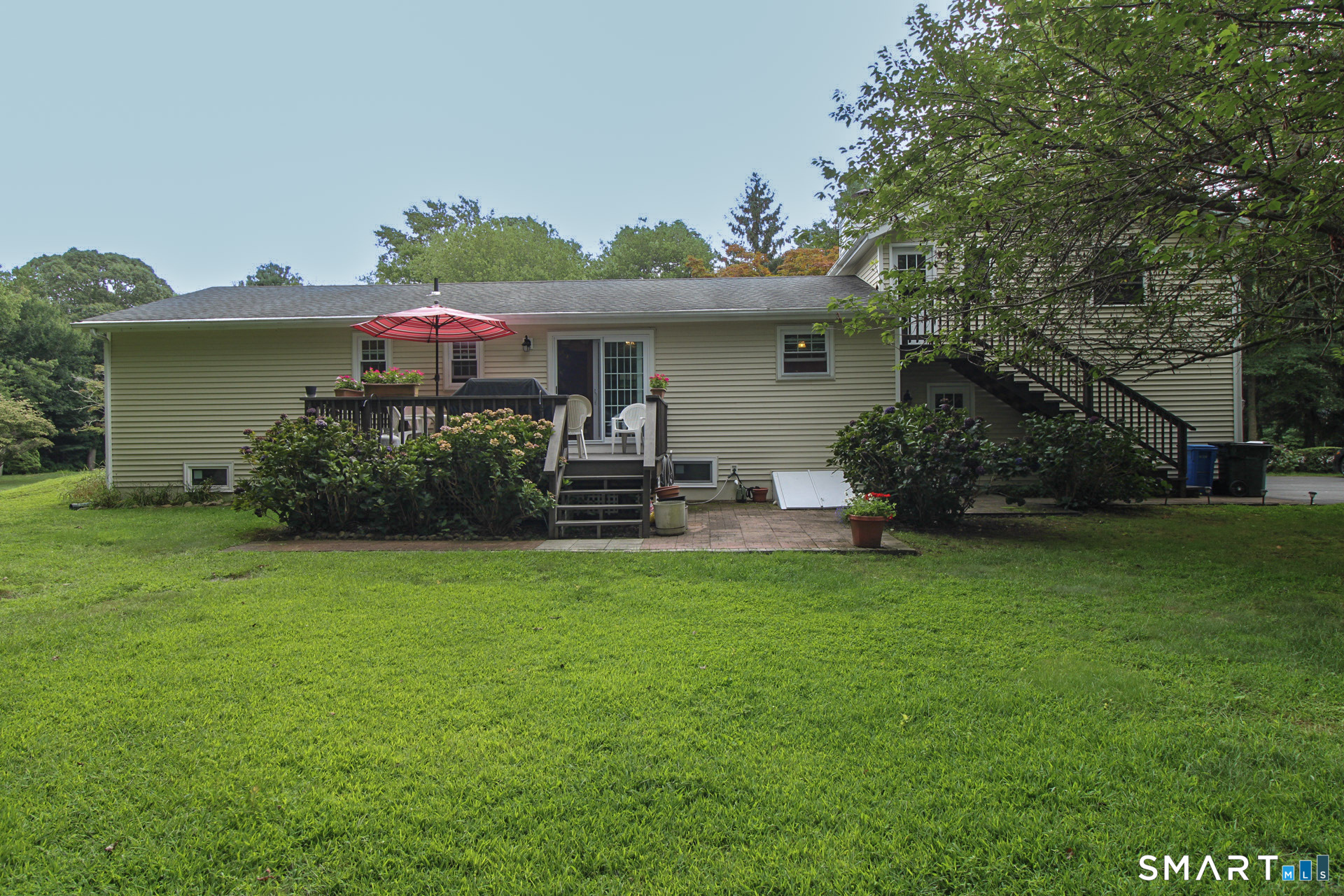 50 Carriage Dr Extension, Clinton, CT 06413