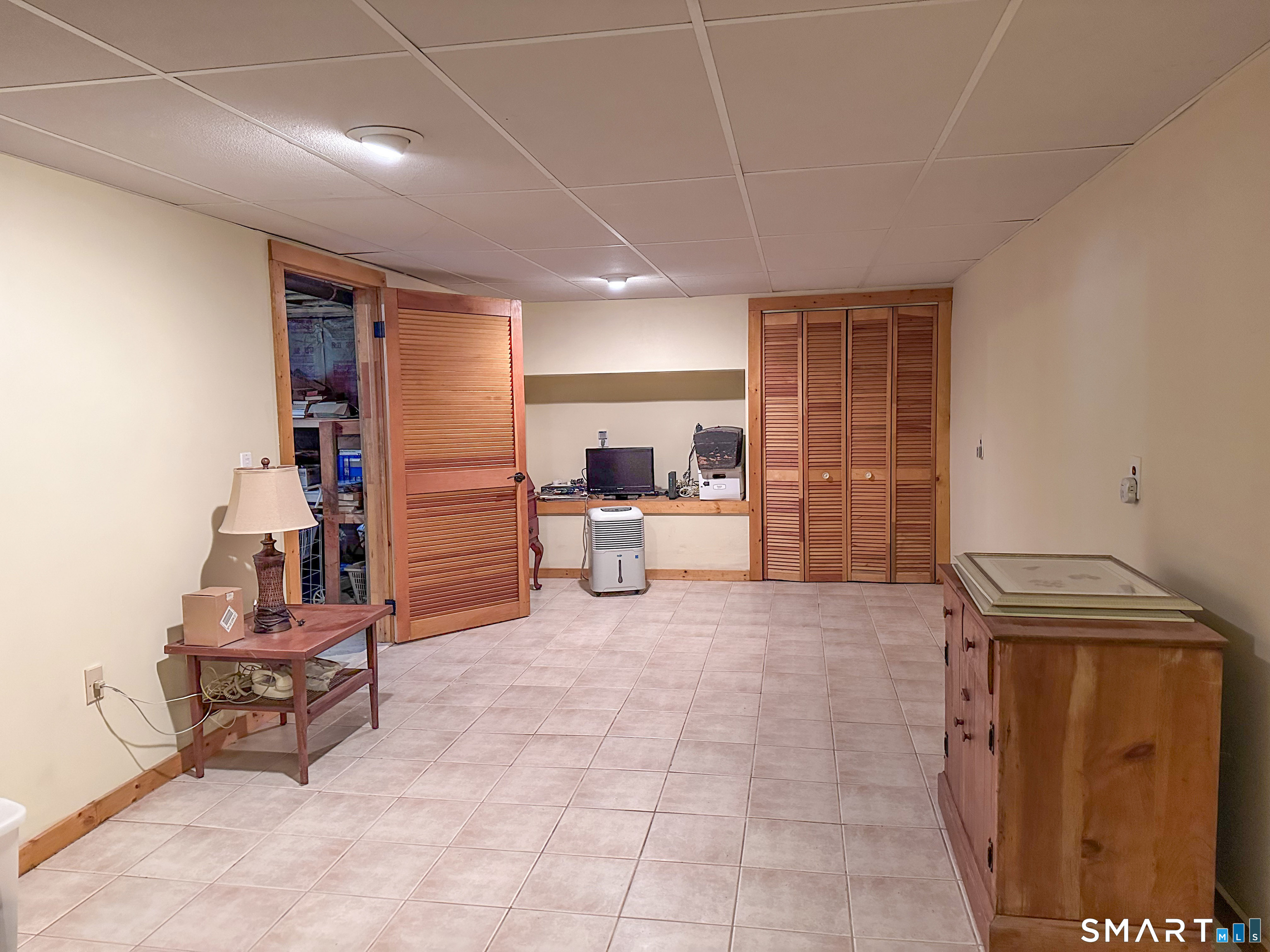 50 Carriage Dr Extension, Clinton, CT 06413