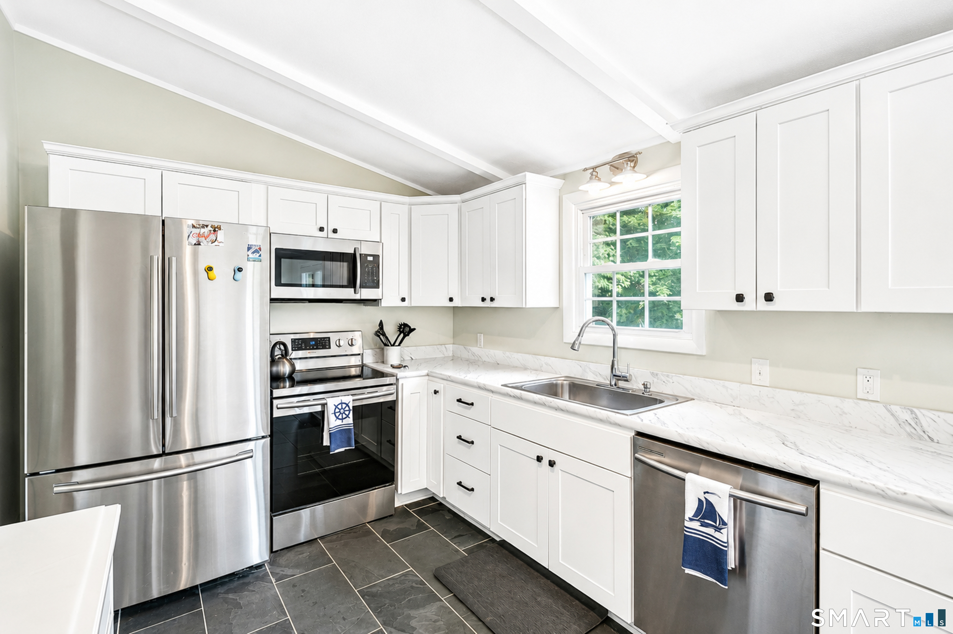 200 Capstan Avenue photo 13