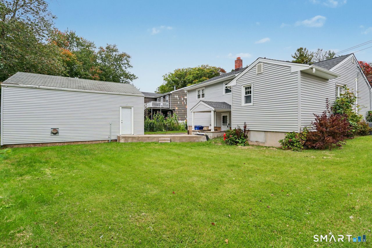 Photo 4 of Single family home for sale at 1991 Old Town Rd, Bridgeport, CT 06606 | MLS# 24209389 | Listing updated on 2026-10-01