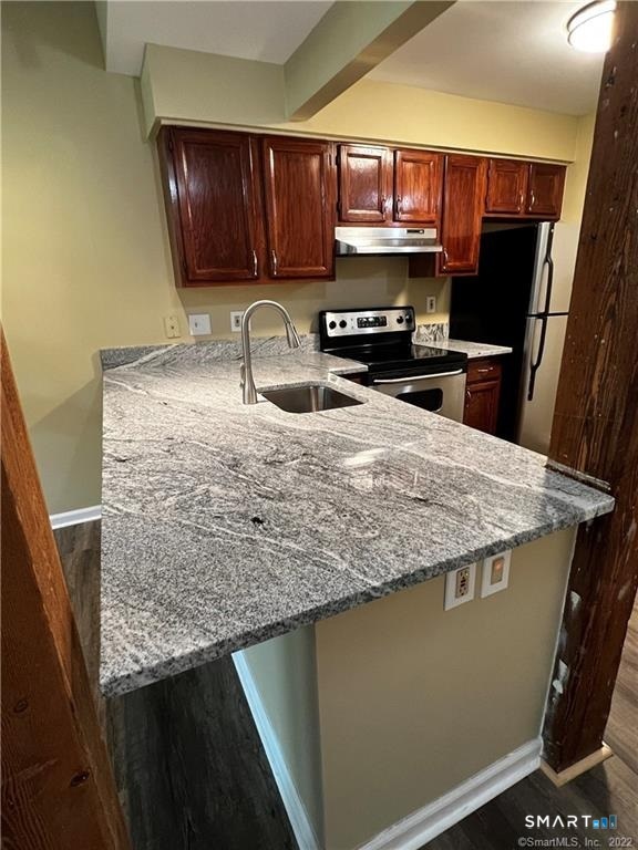 Foto 6 de Condominio en renta en 25 Grand Street #109, Norwalk, CT — $2,300/mes