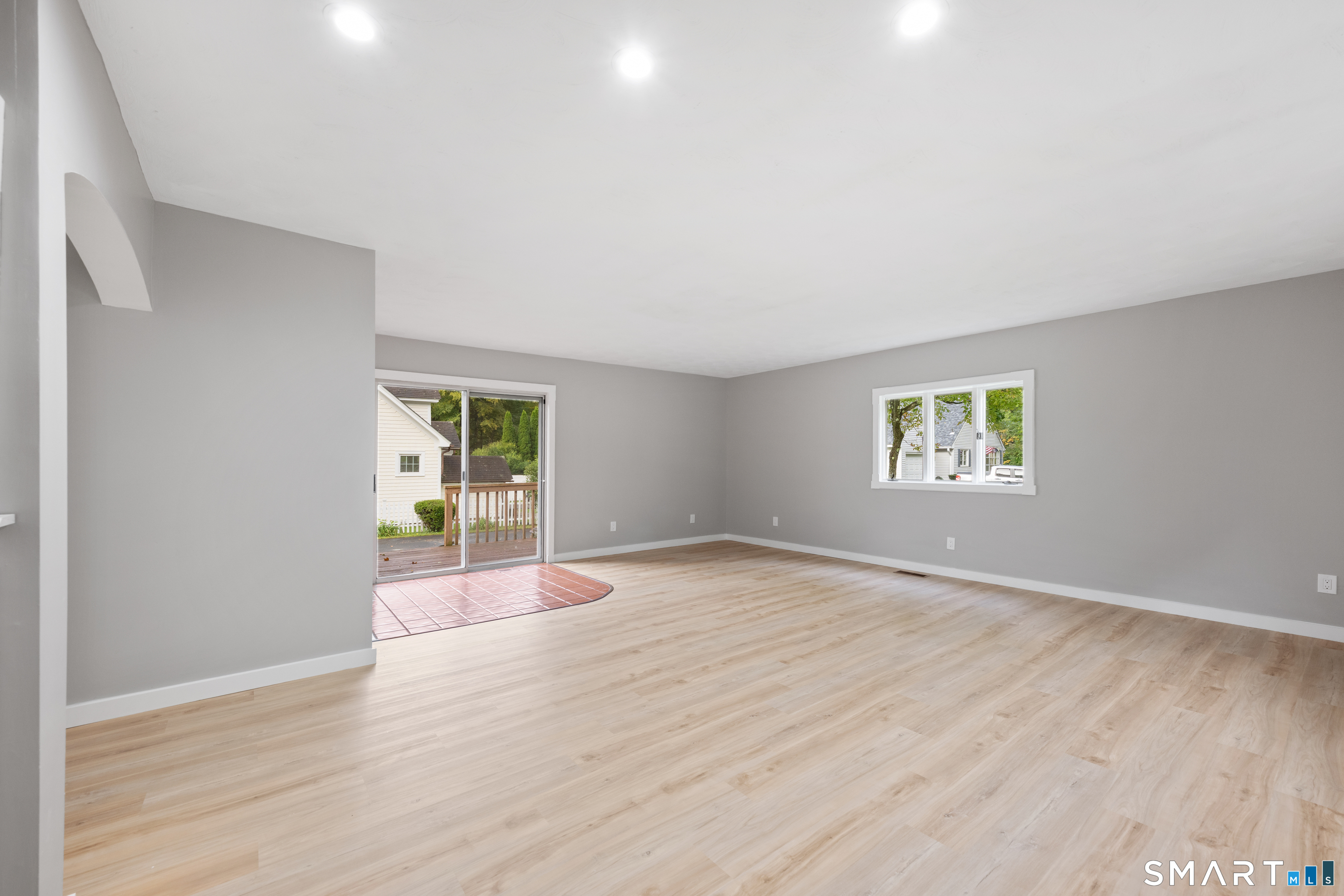8 Hillside Road photo 11