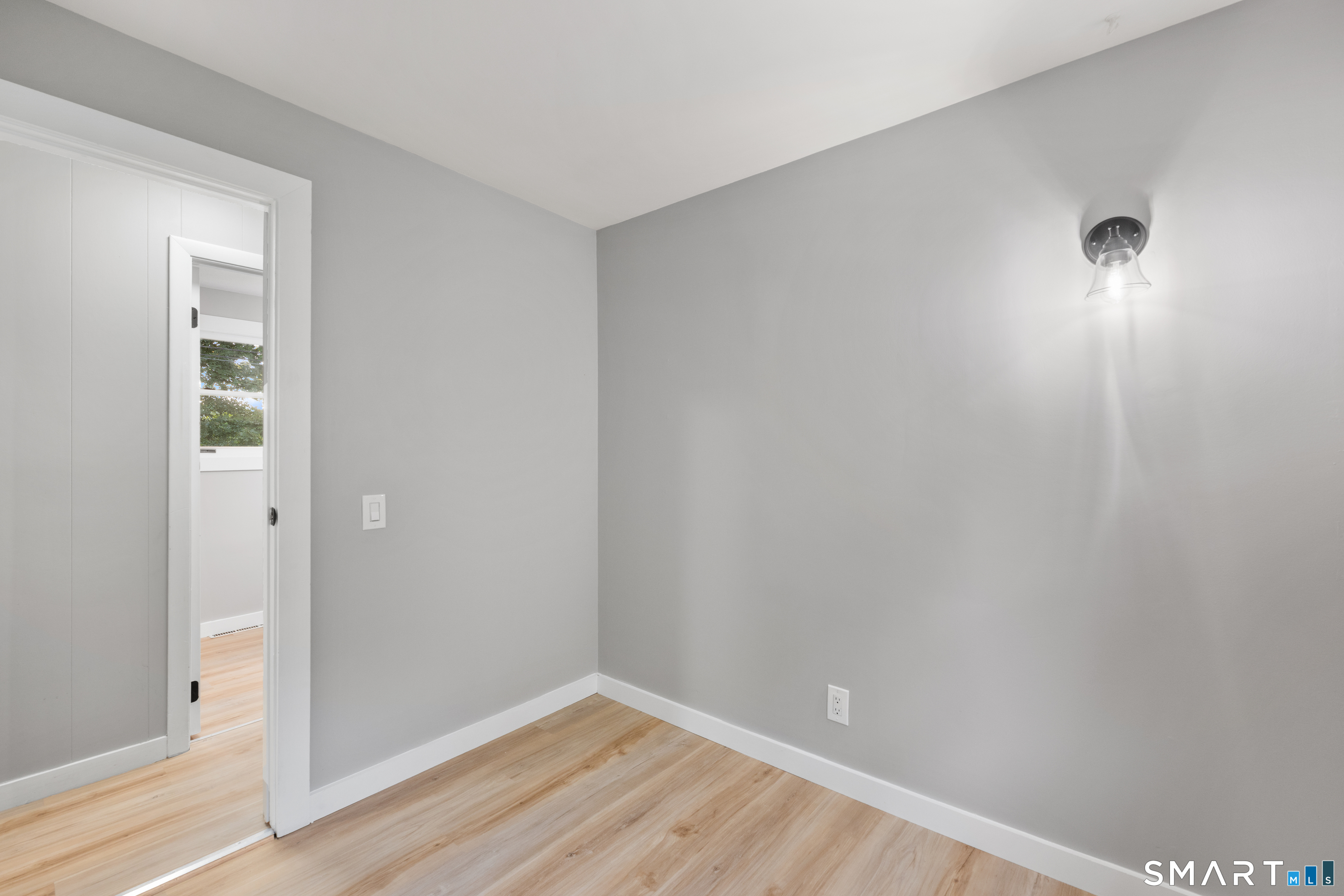 8 Hillside Road photo 16