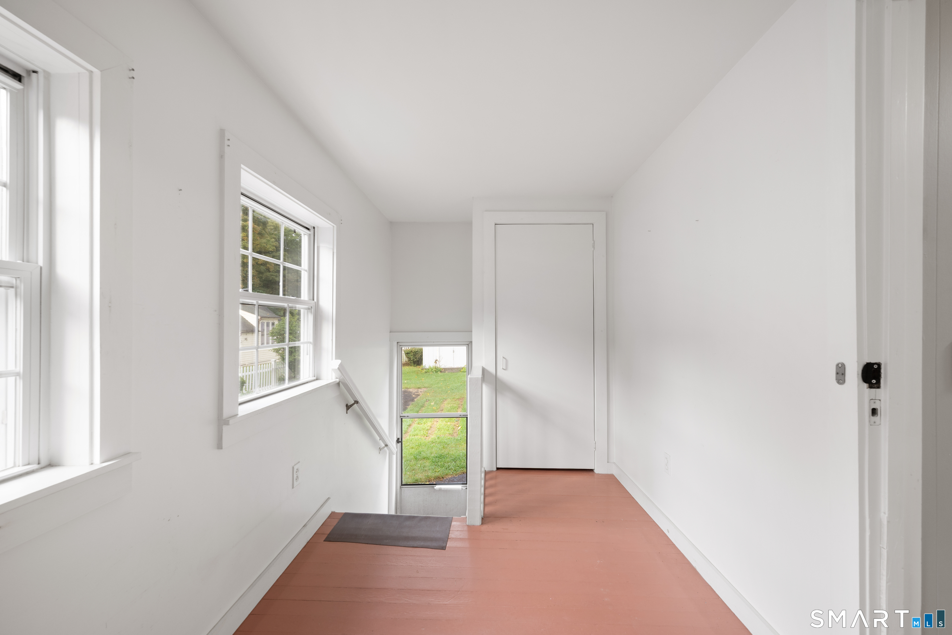 8 Hillside Road photo 23