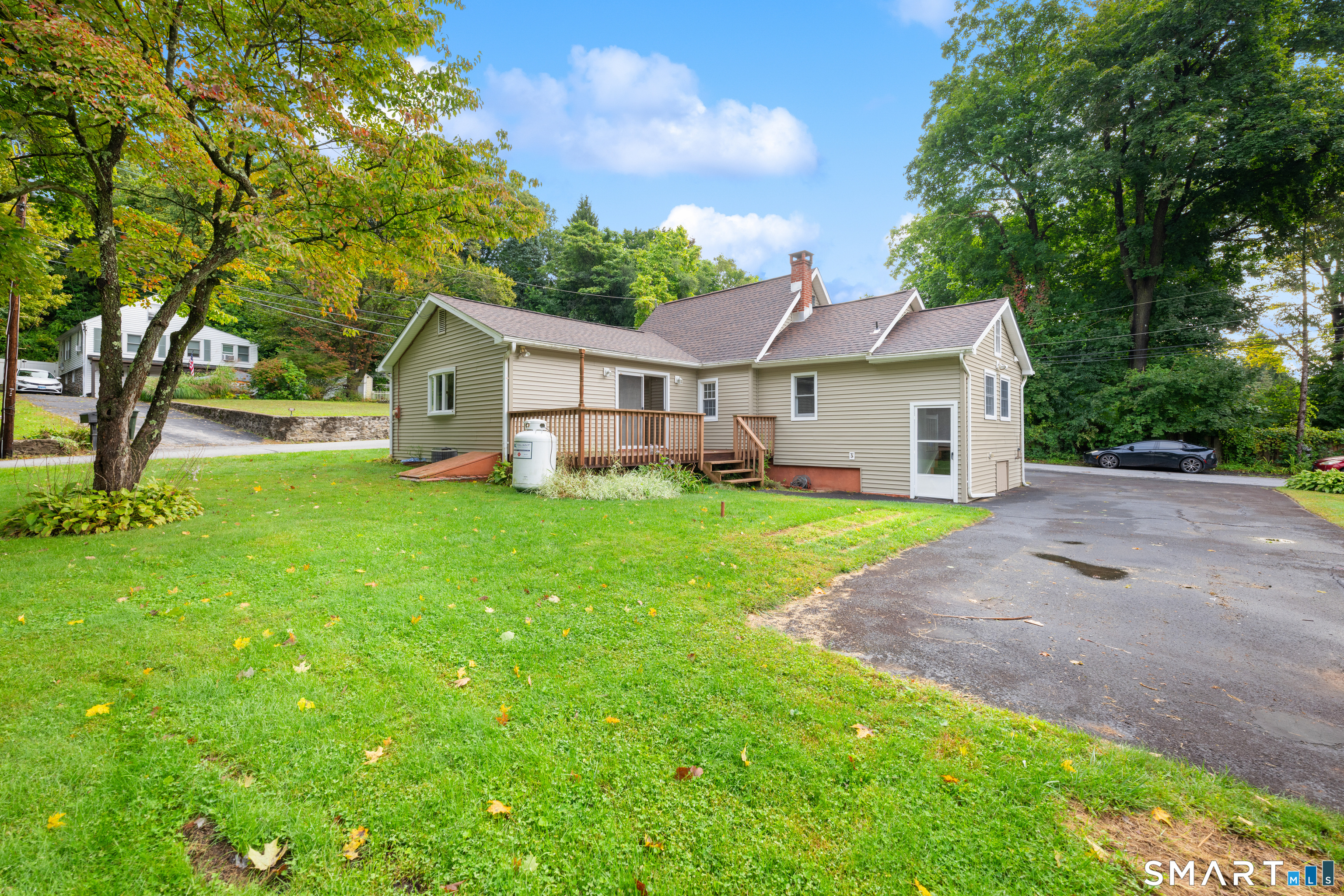 8 Hillside Road photo 24