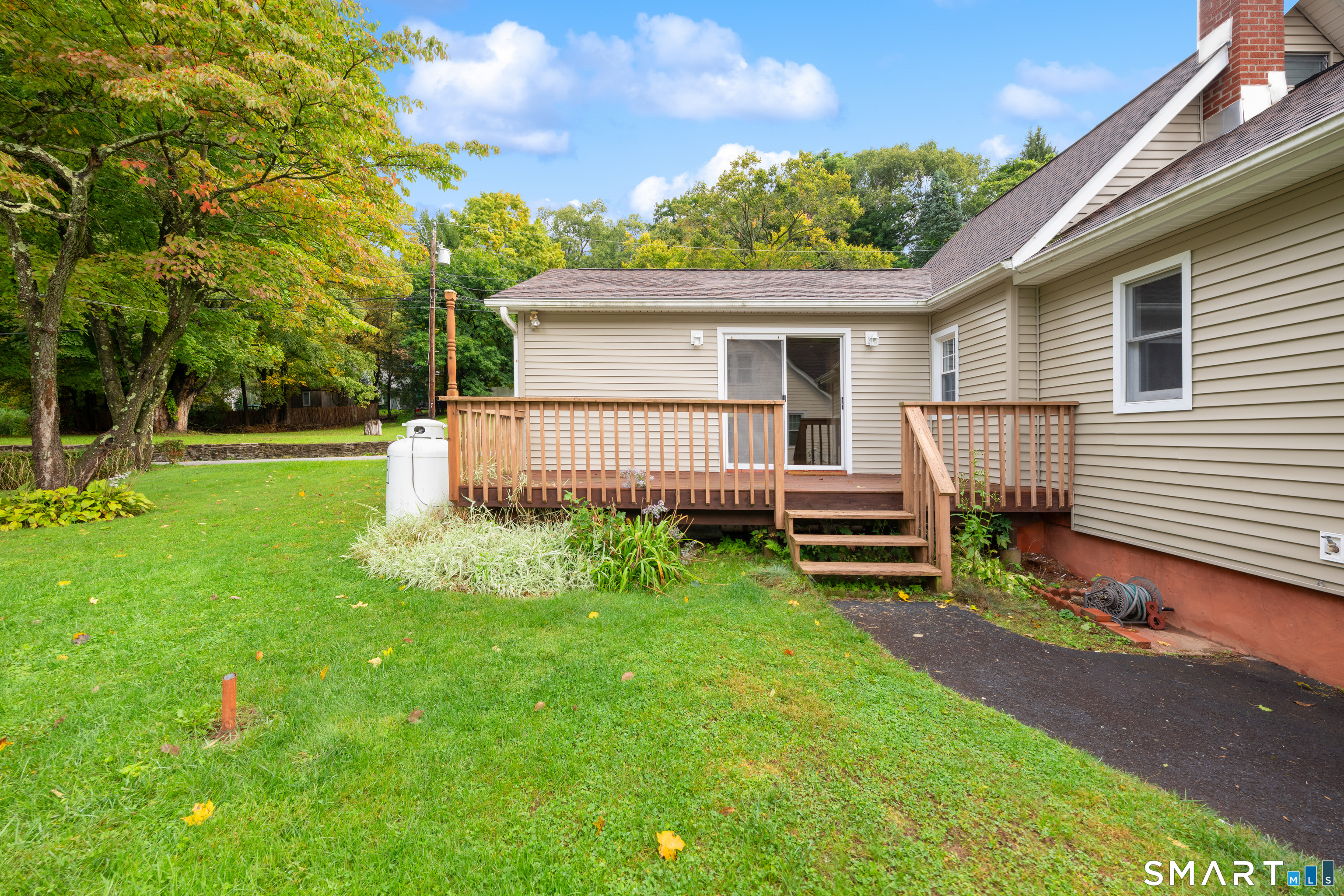 8 Hillside Road photo 25